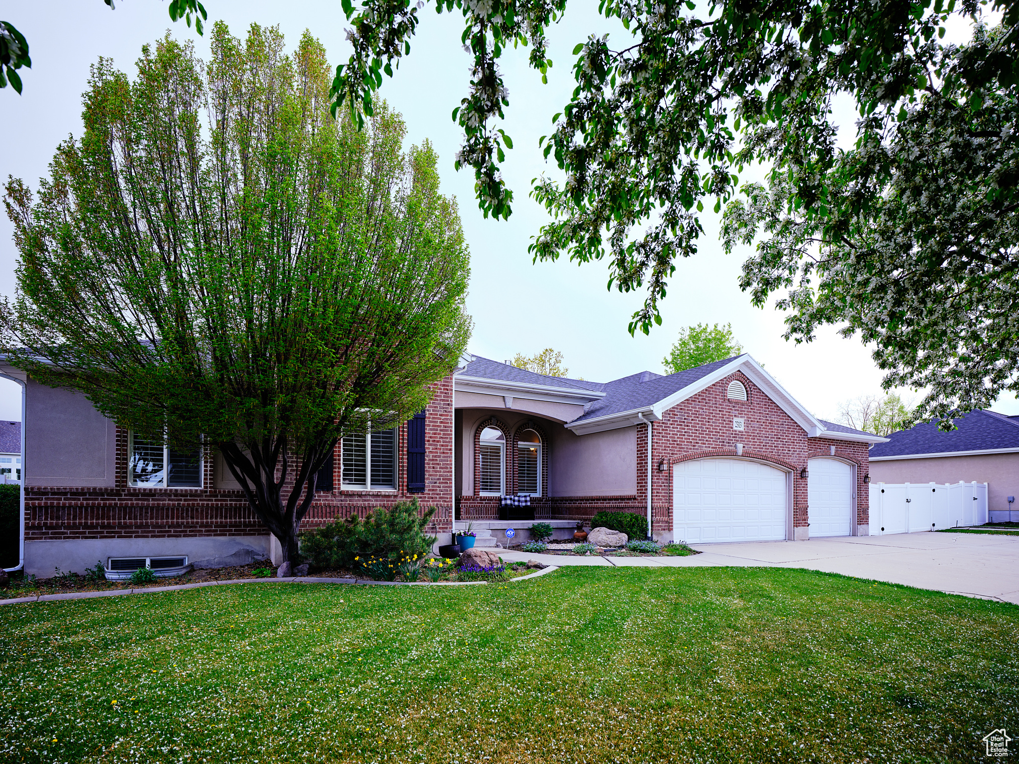 2313 W 11625 S