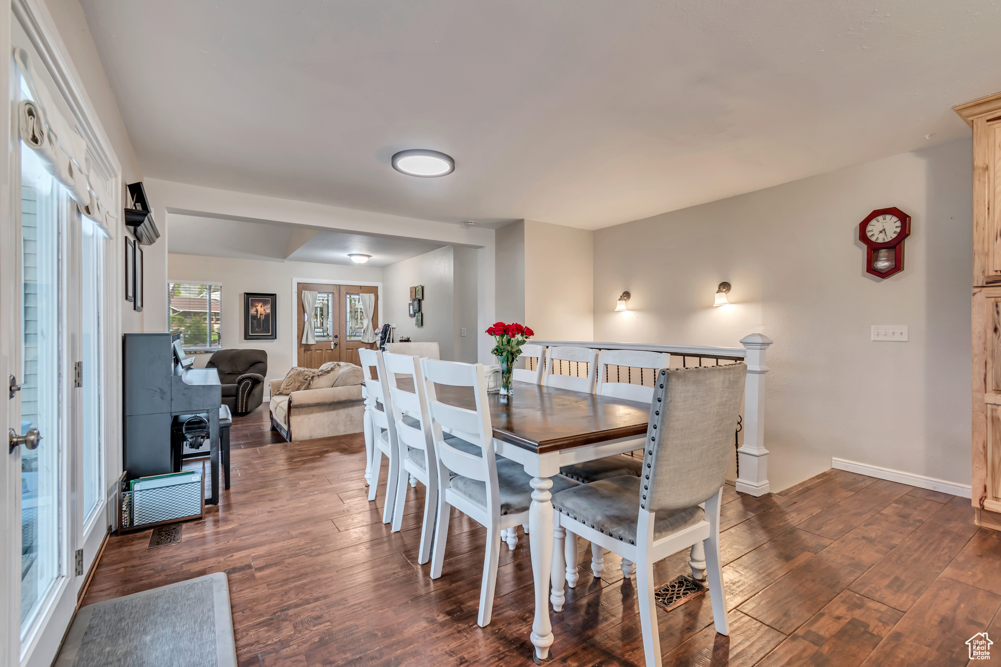 239 COUNTRY CLUB DR
