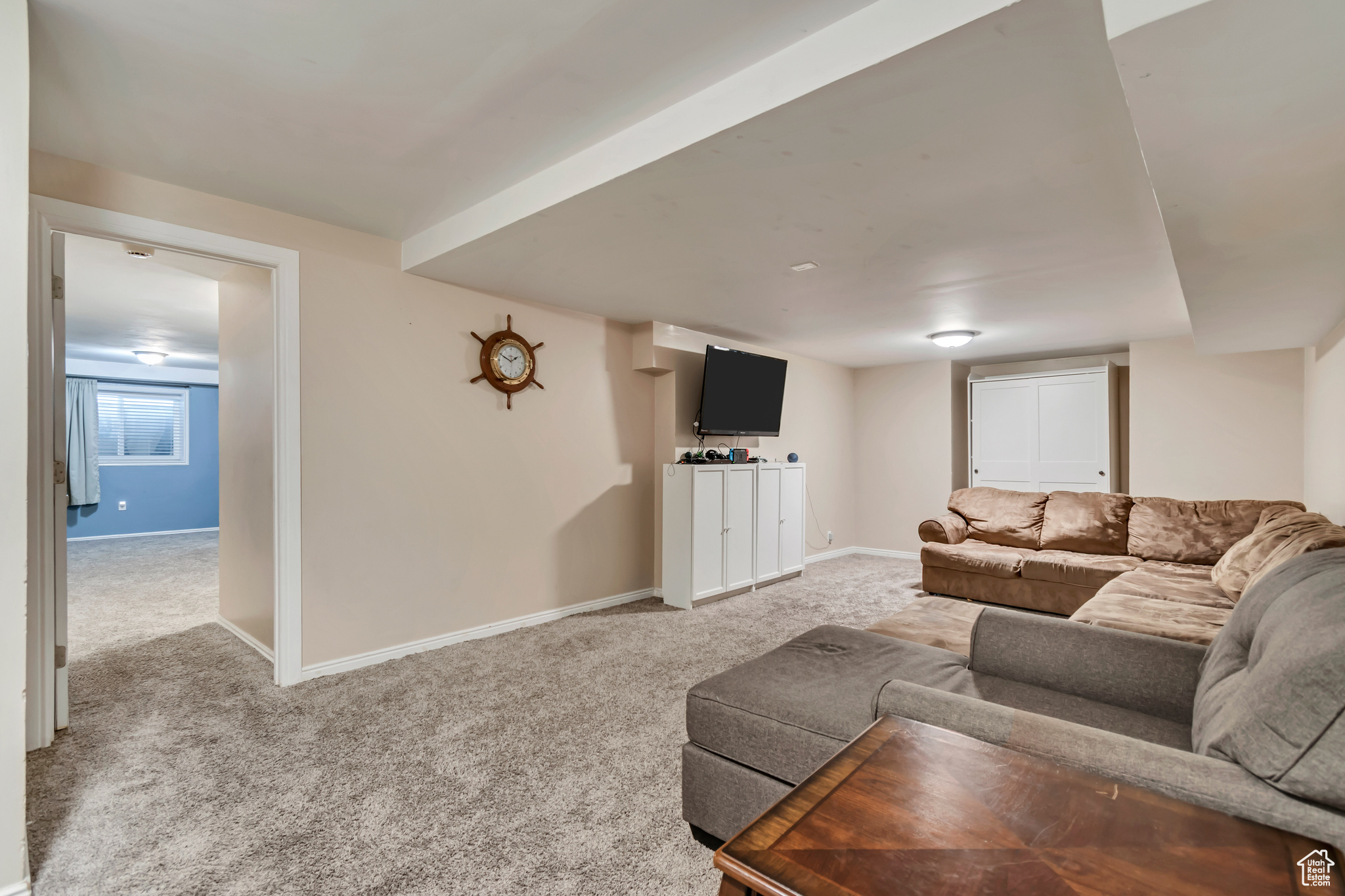 239 COUNTRY CLUB DR