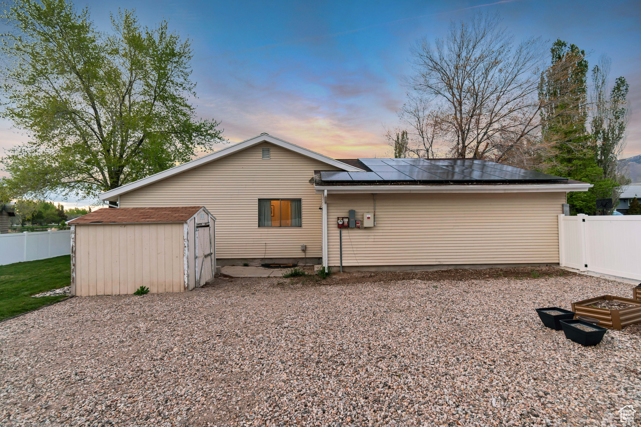 239 COUNTRY CLUB DR