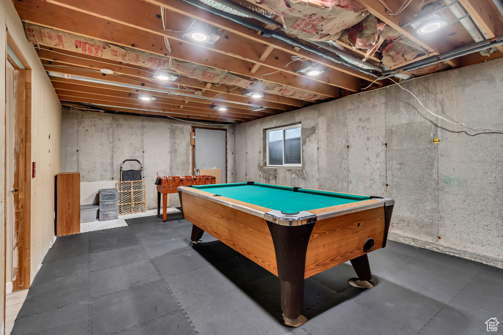 239 COUNTRY CLUB DR