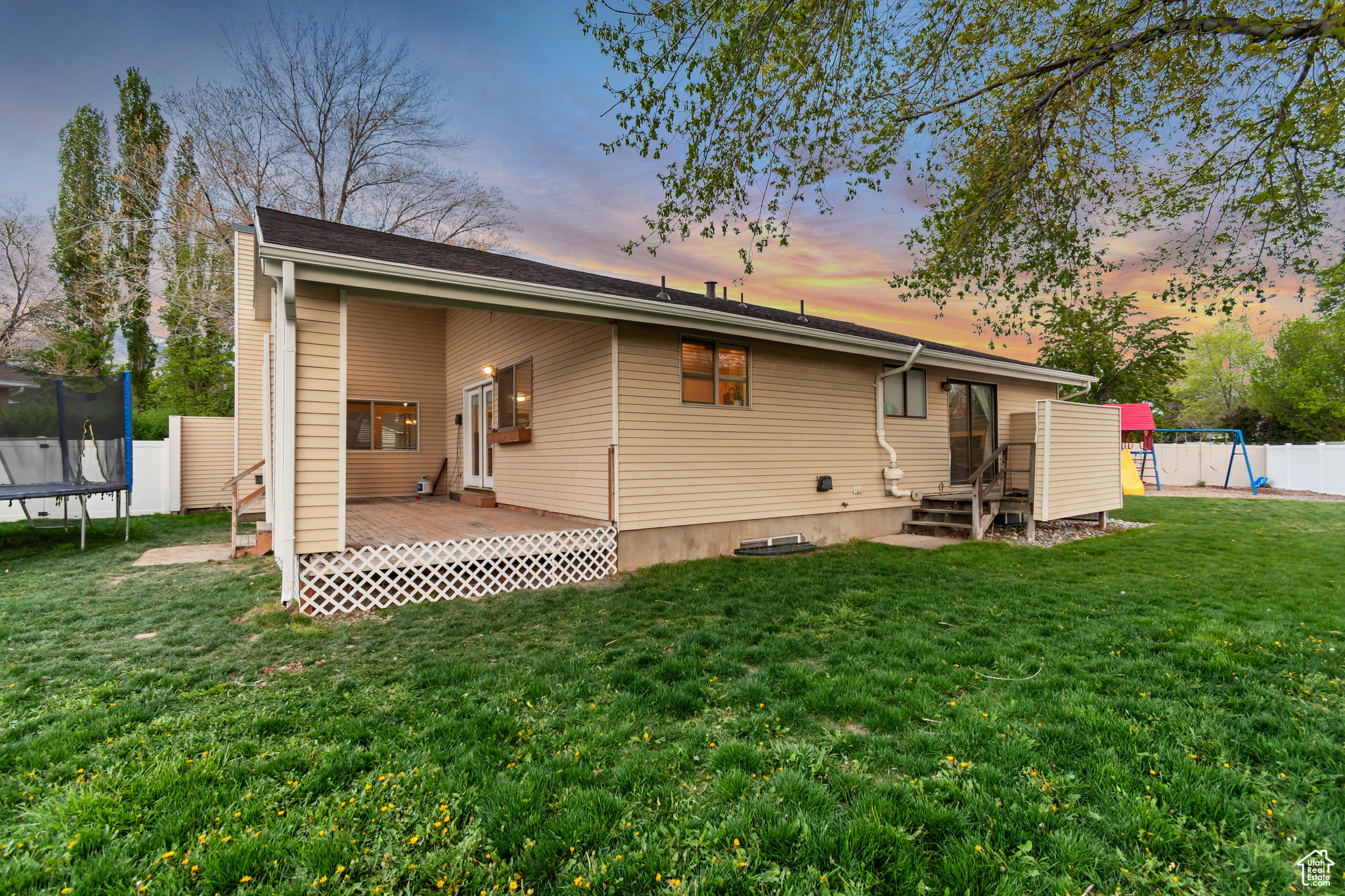 239 COUNTRY CLUB DR