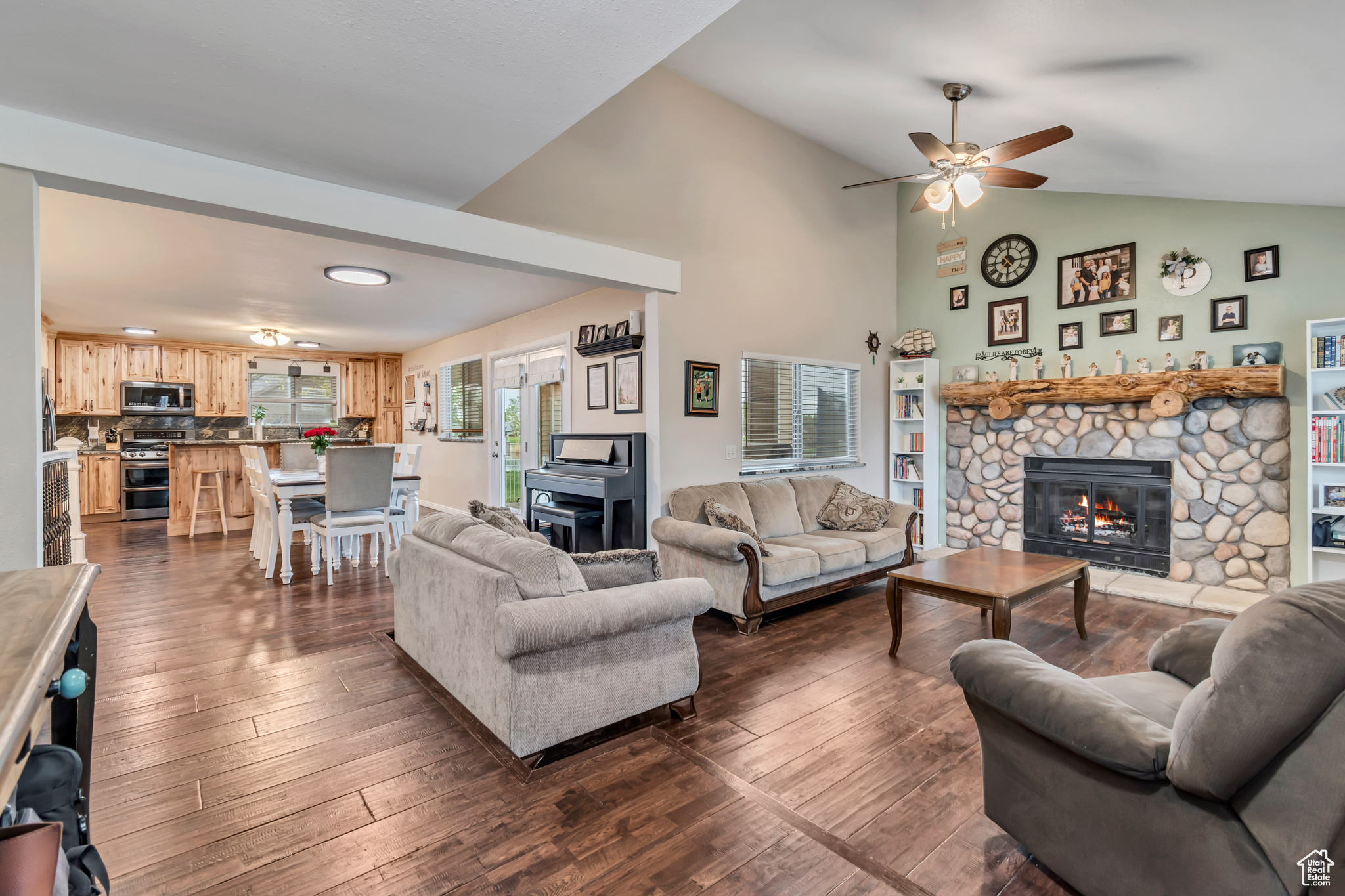 239 COUNTRY CLUB DR