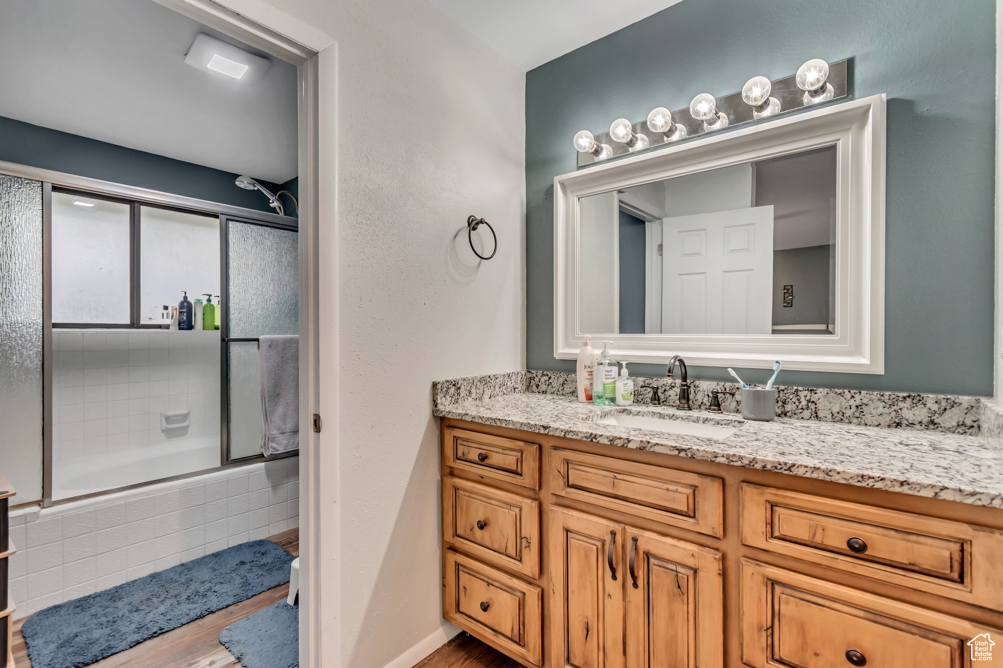 239 COUNTRY CLUB DR