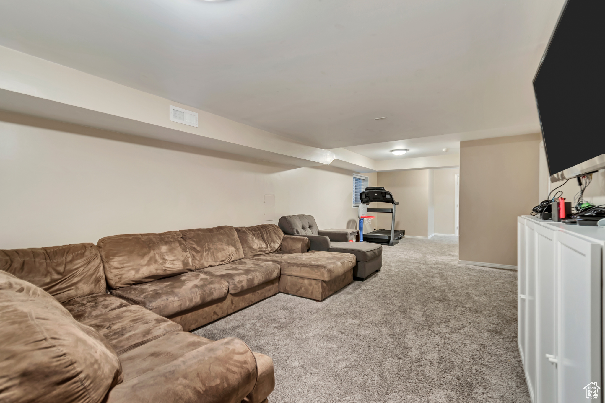 239 COUNTRY CLUB DR