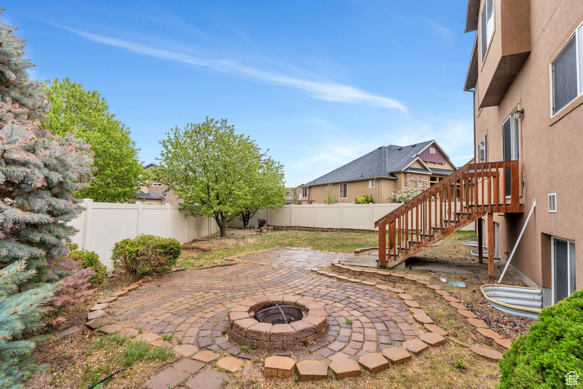 7812 N CRESTWOOD CIR