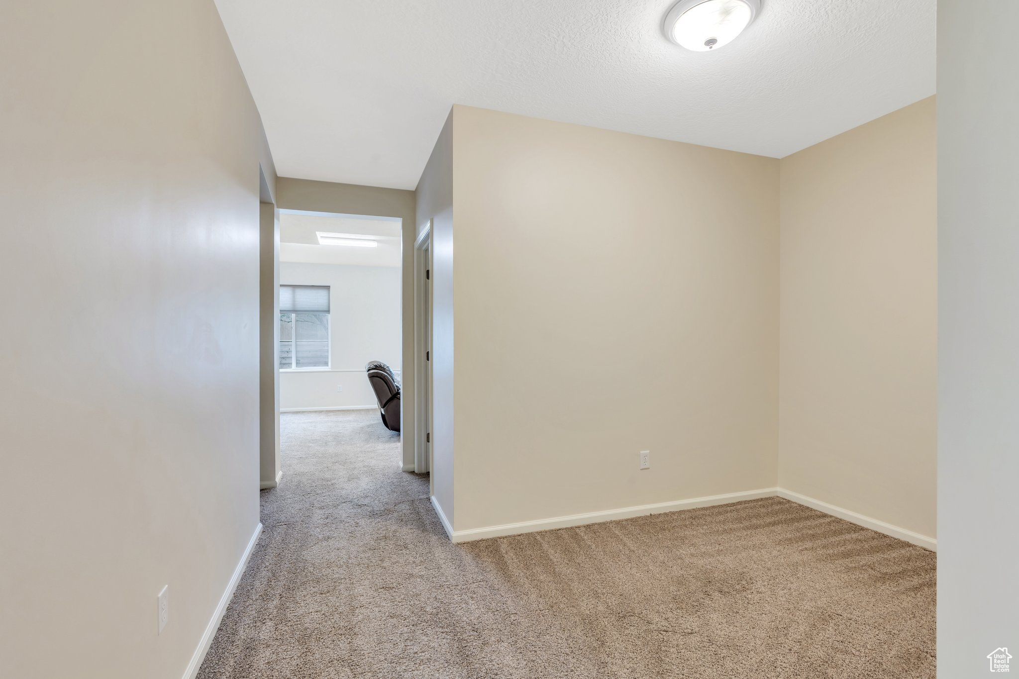 7812 N CRESTWOOD CIR