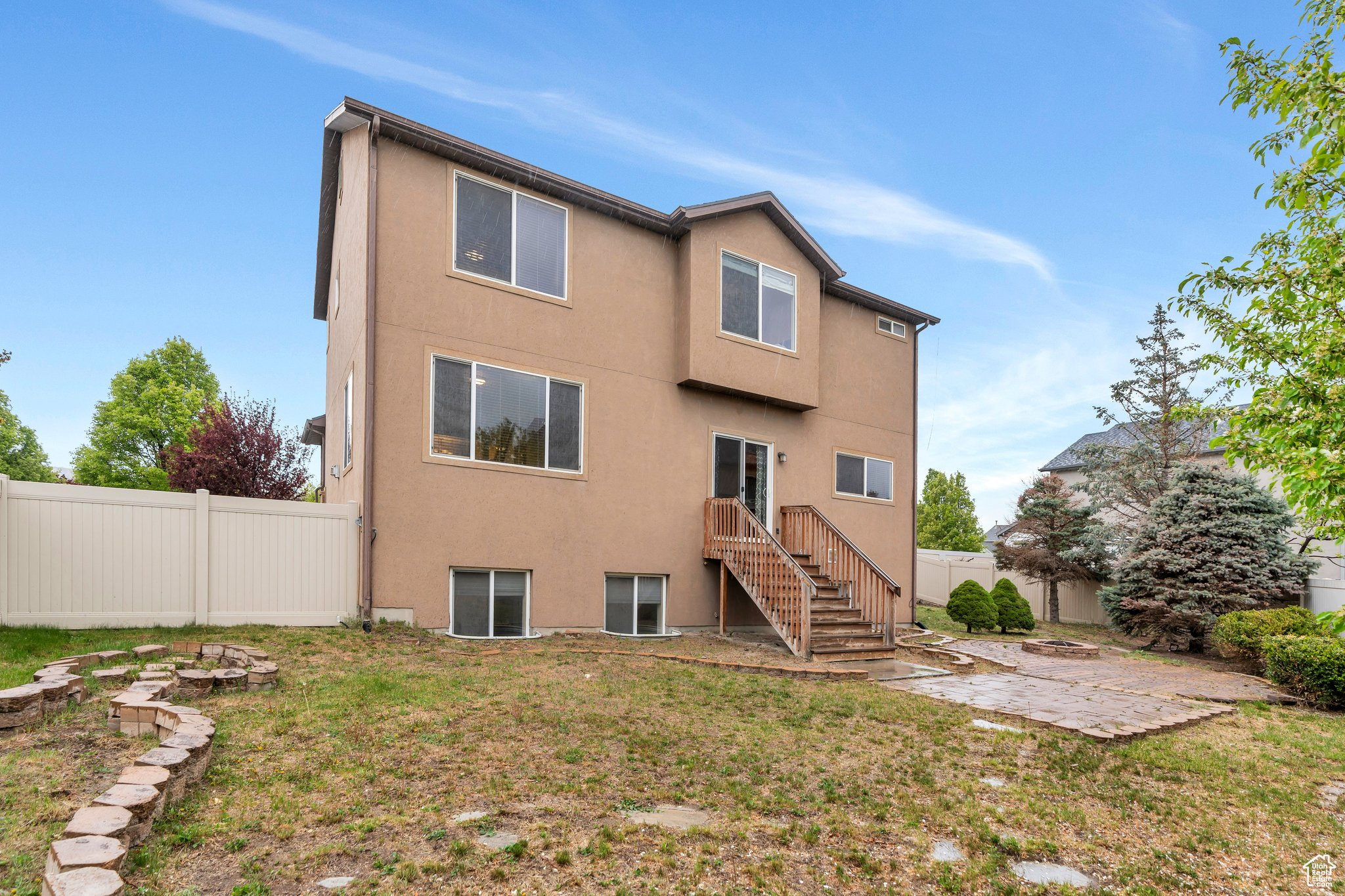 7812 N CRESTWOOD CIR