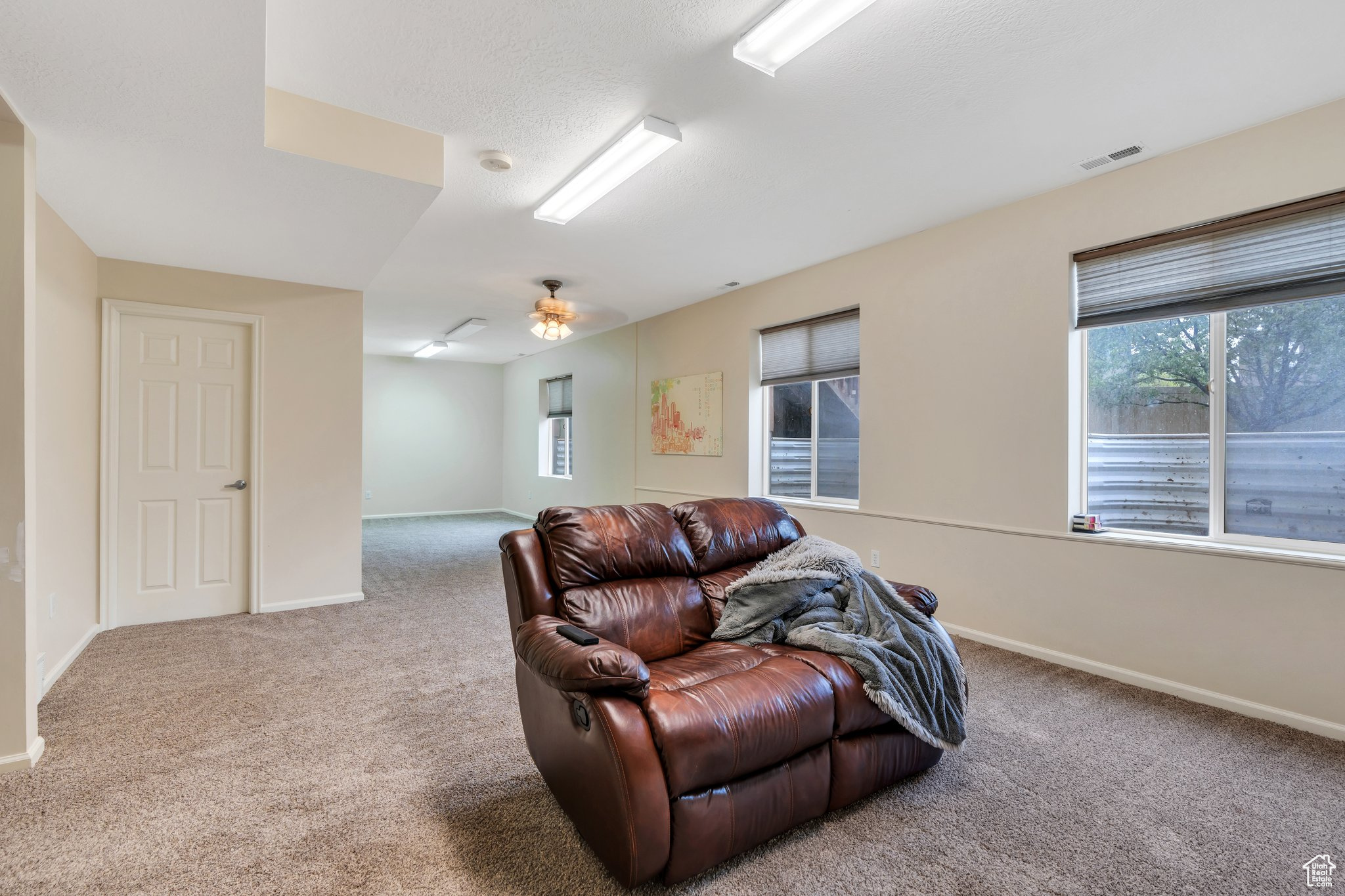 7812 N CRESTWOOD CIR