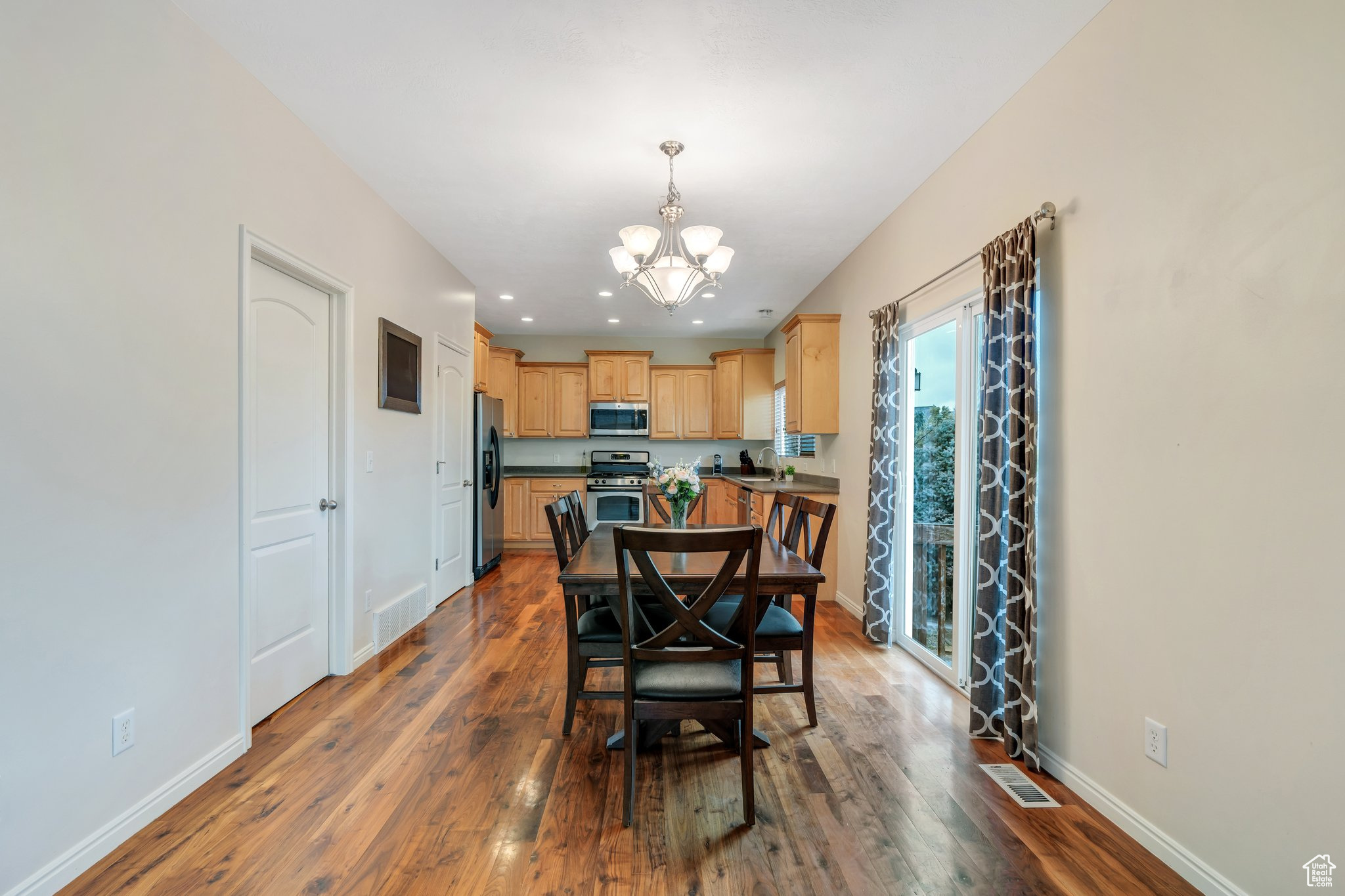 7812 N CRESTWOOD CIR