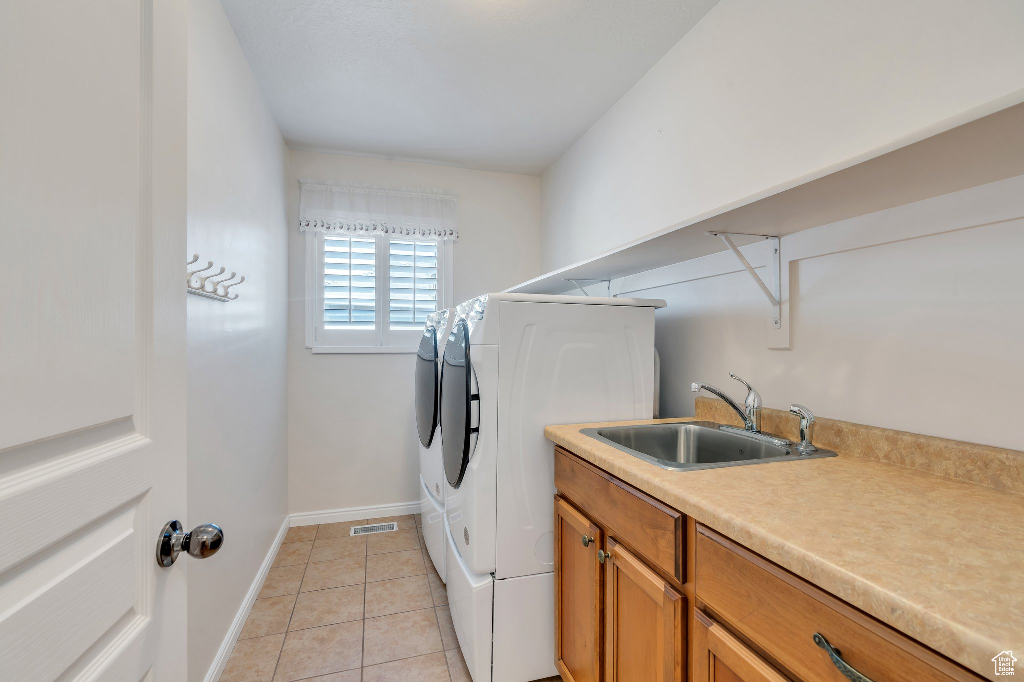 3373 W CANYON MEADOW DR