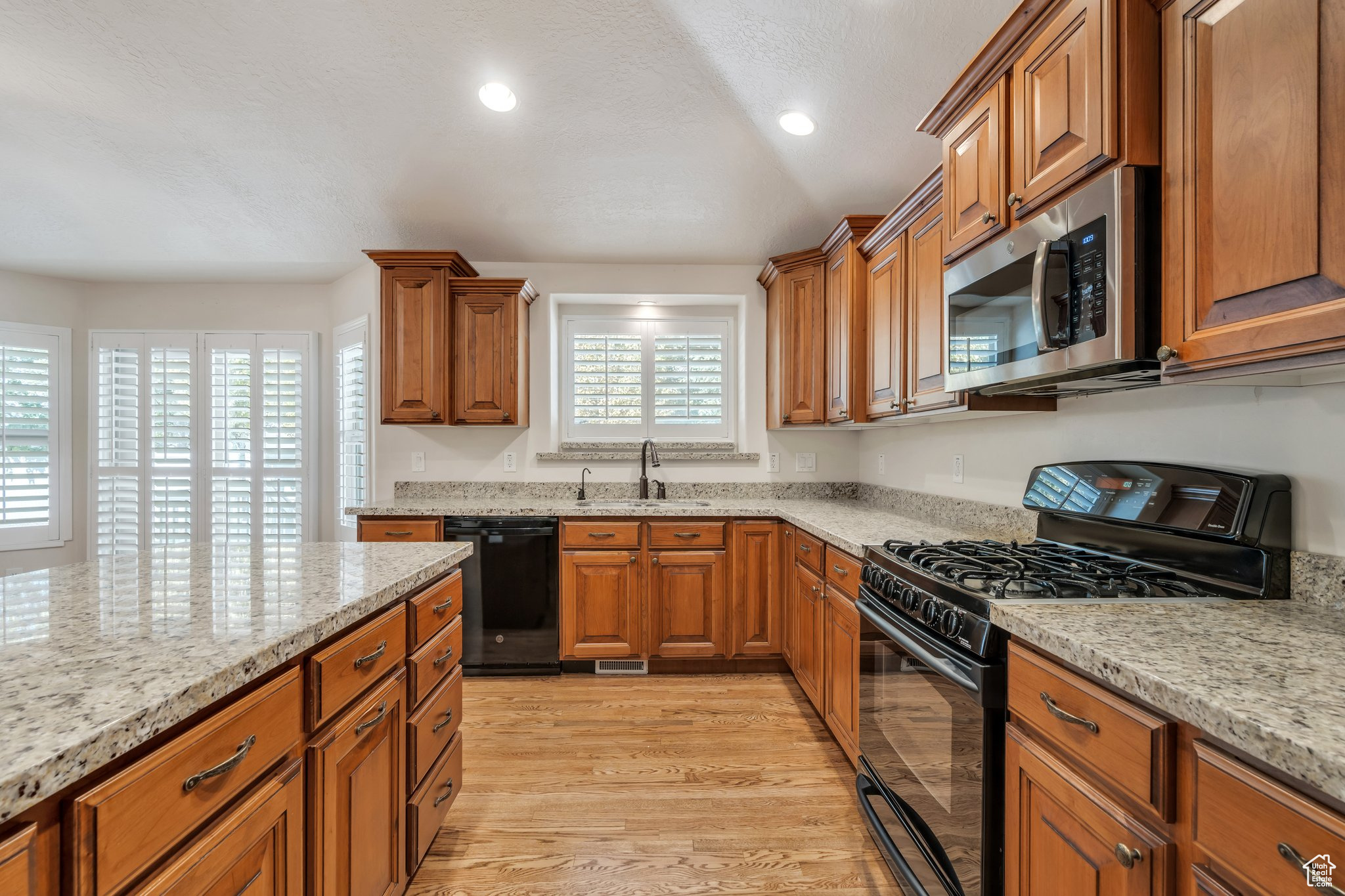 3373 W CANYON MEADOW DR