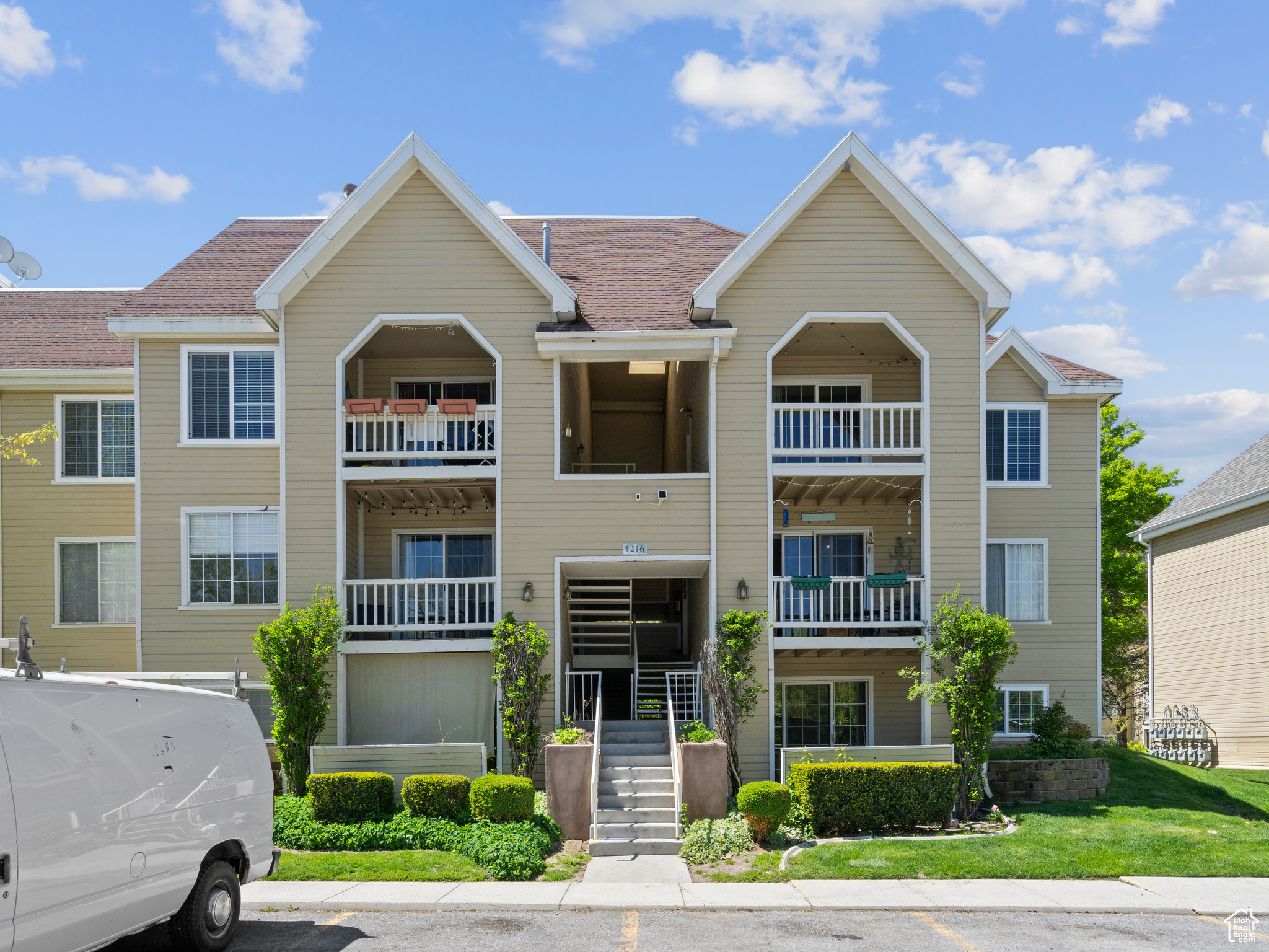 1216 E WATERSIDE CV #31