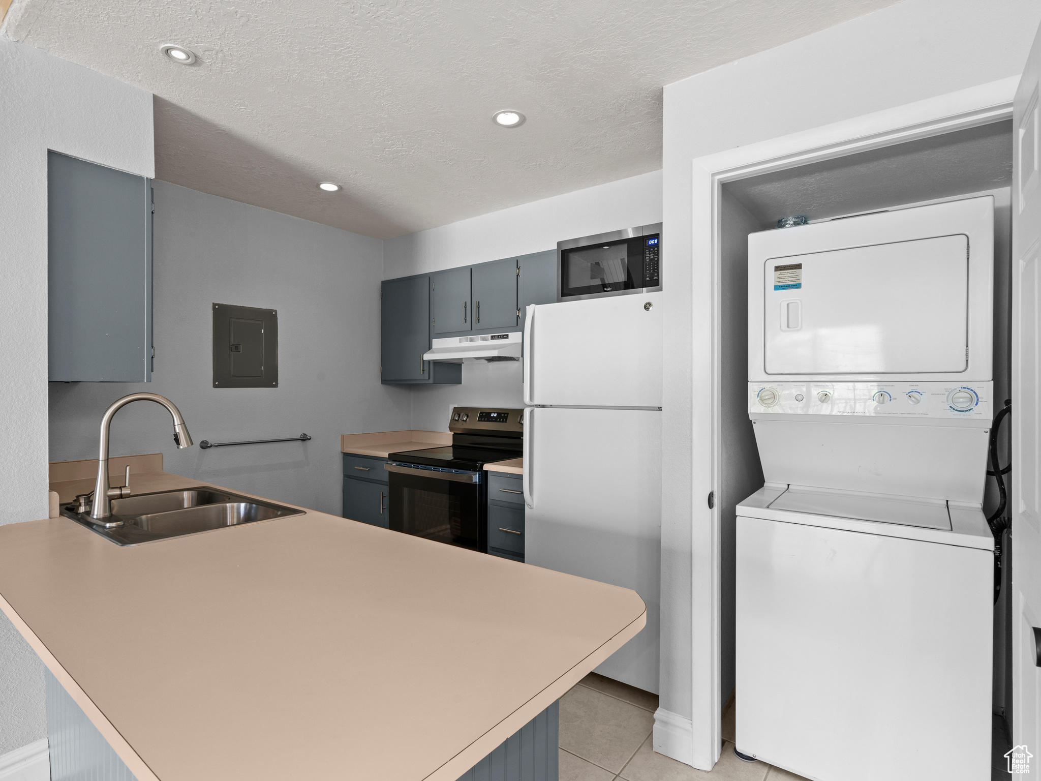 1216 E WATERSIDE CV #31
