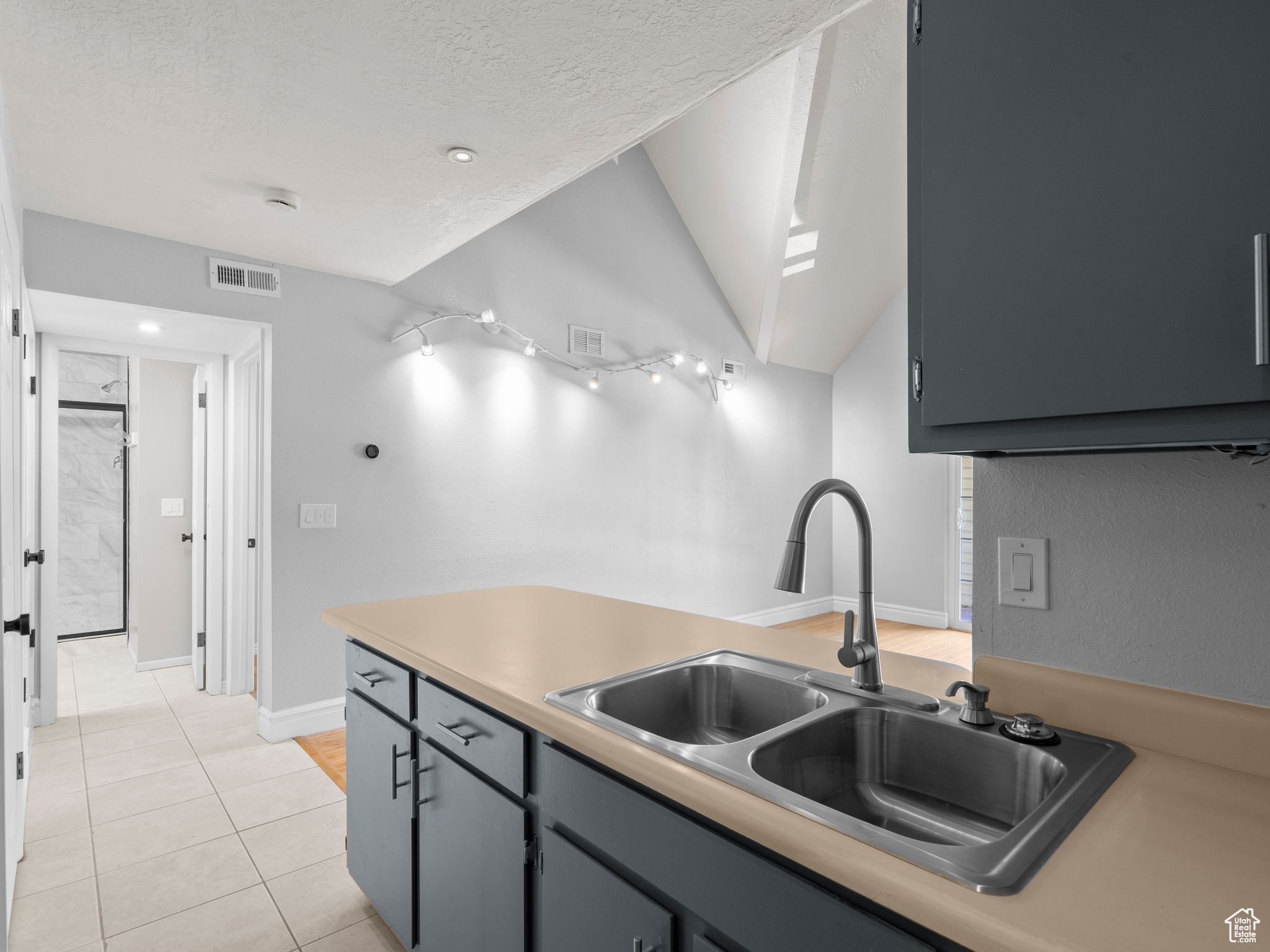 1216 E WATERSIDE CV #31