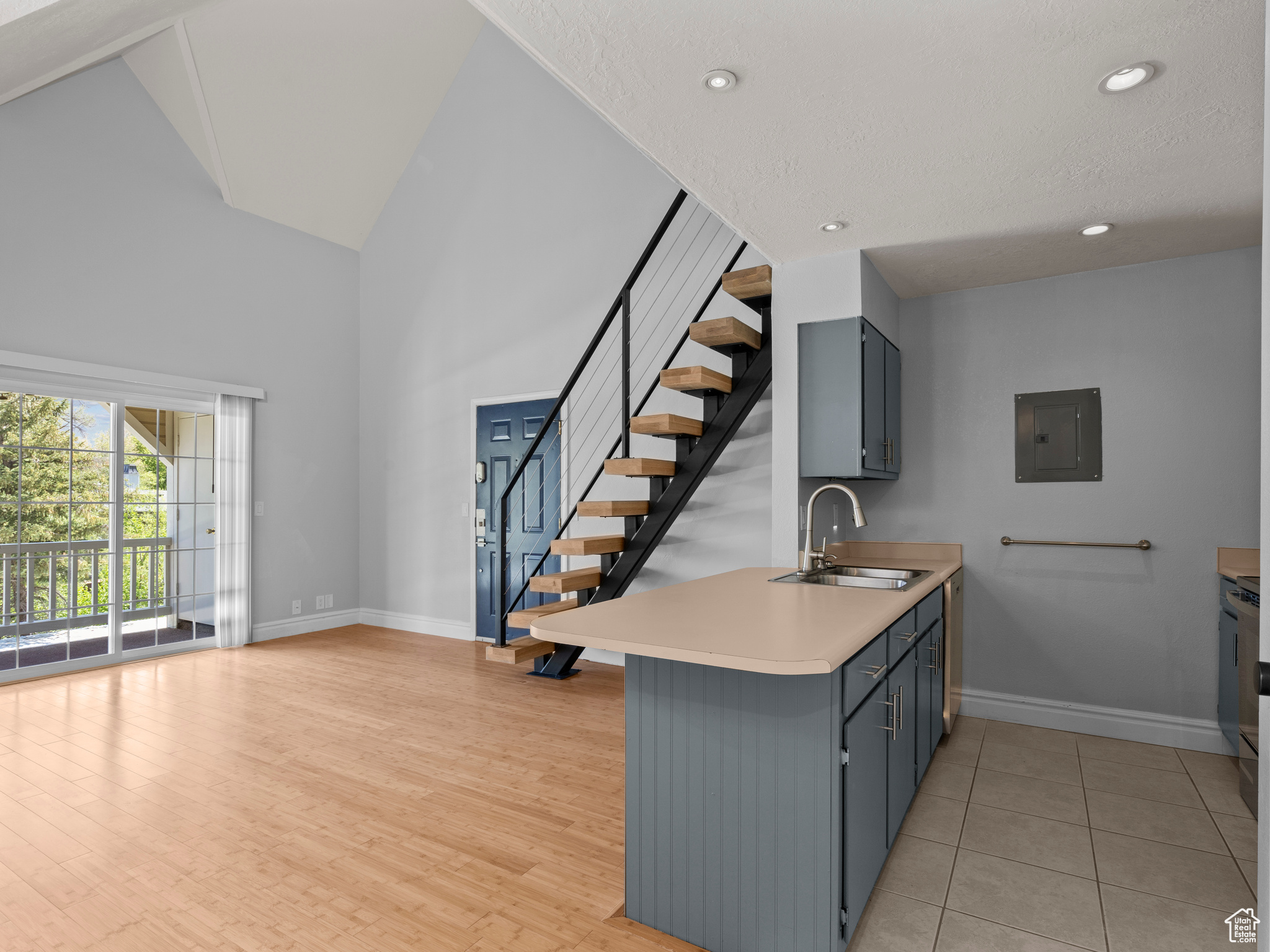 1216 E WATERSIDE CV #31