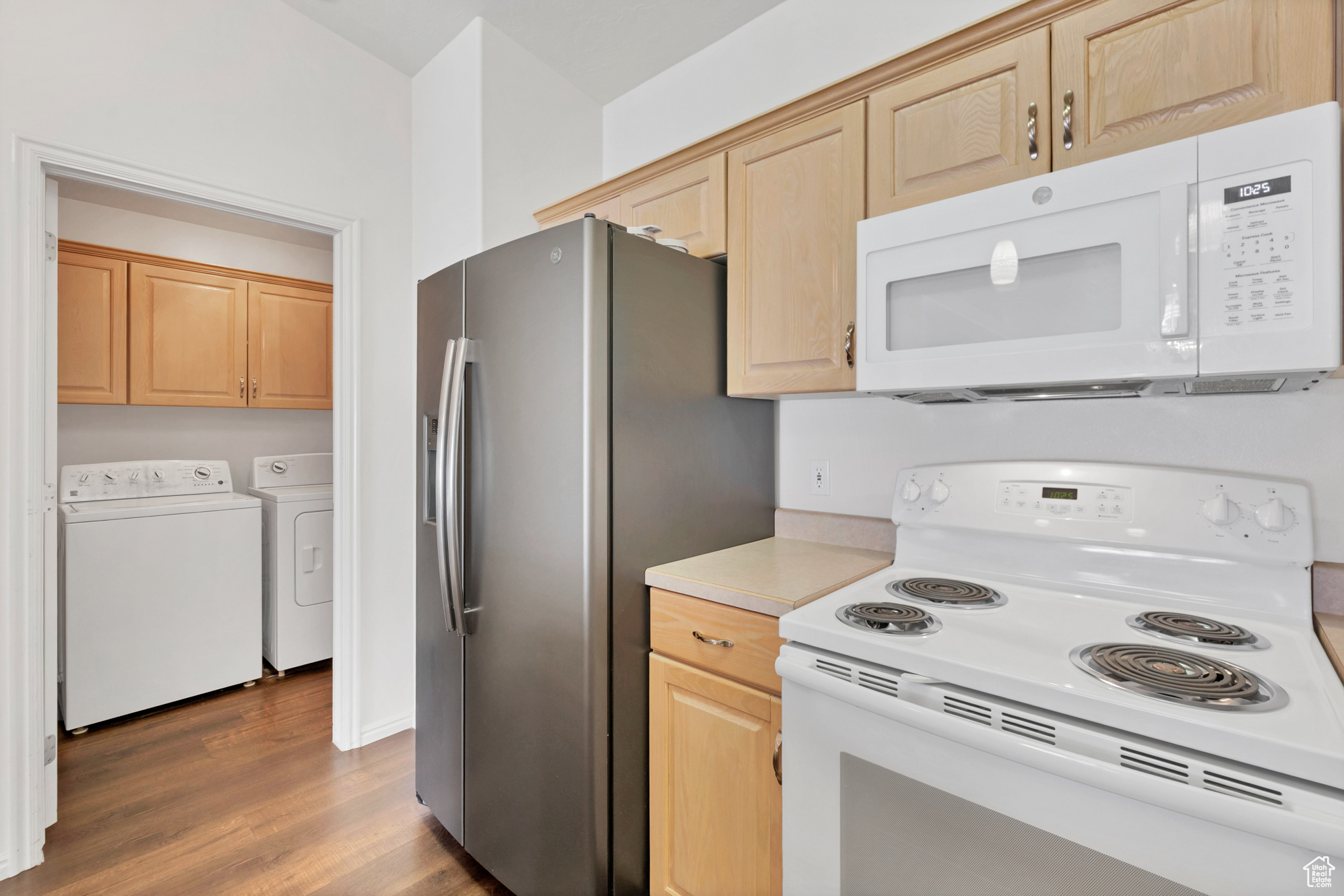 545 E PADRE DR