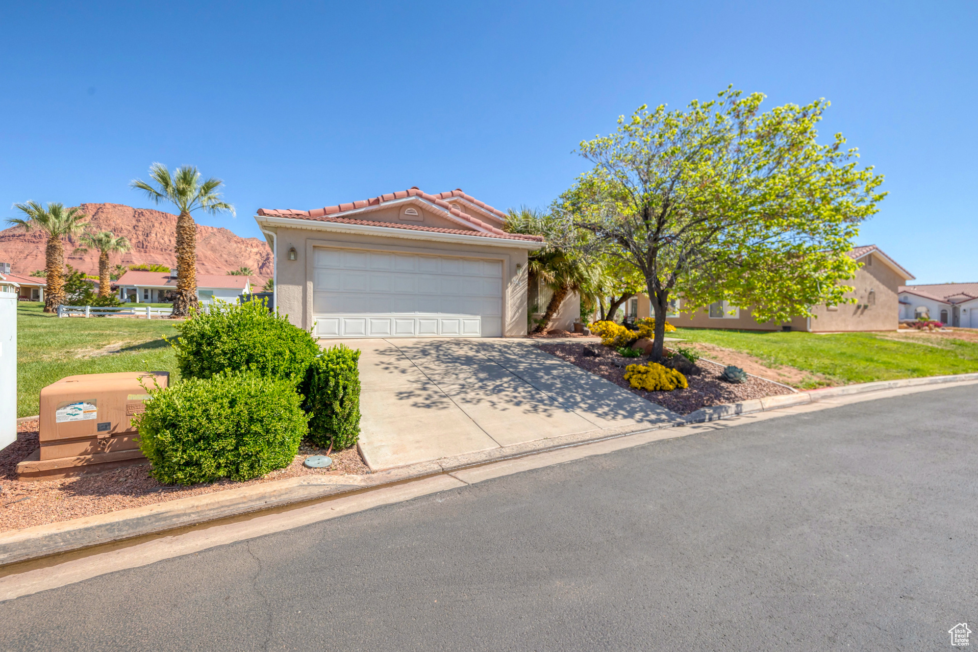 545 E PADRE DR