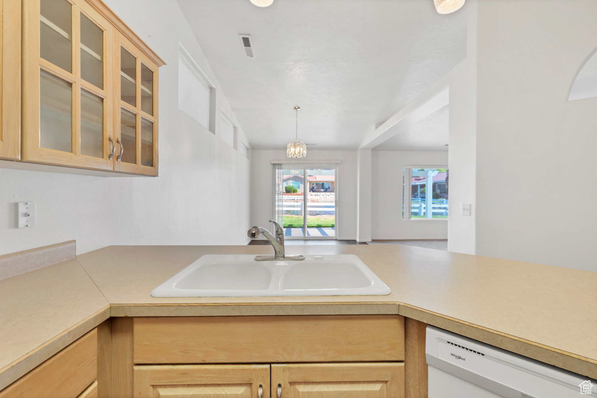 545 E PADRE DR