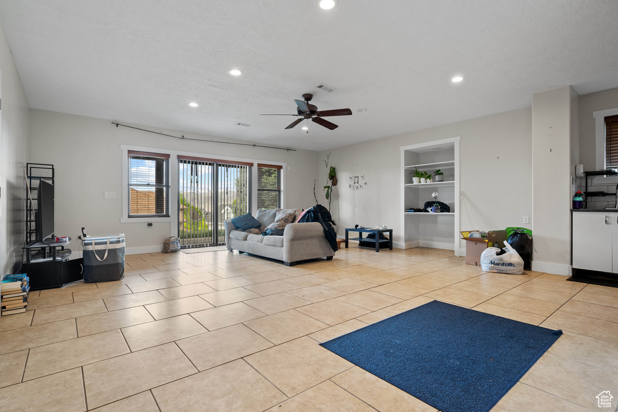 5047 N LARKWOOD LN