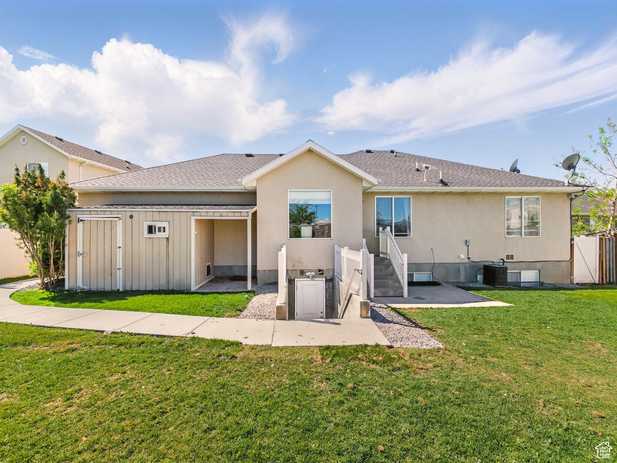 2417 E 1035 S