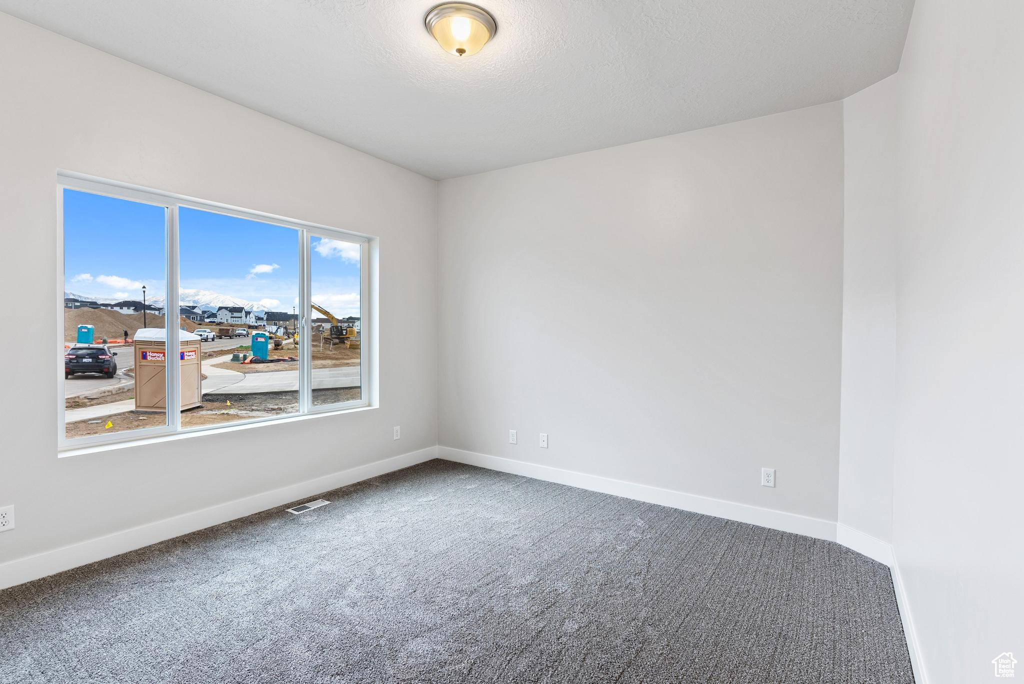 2363 E 390 N #07