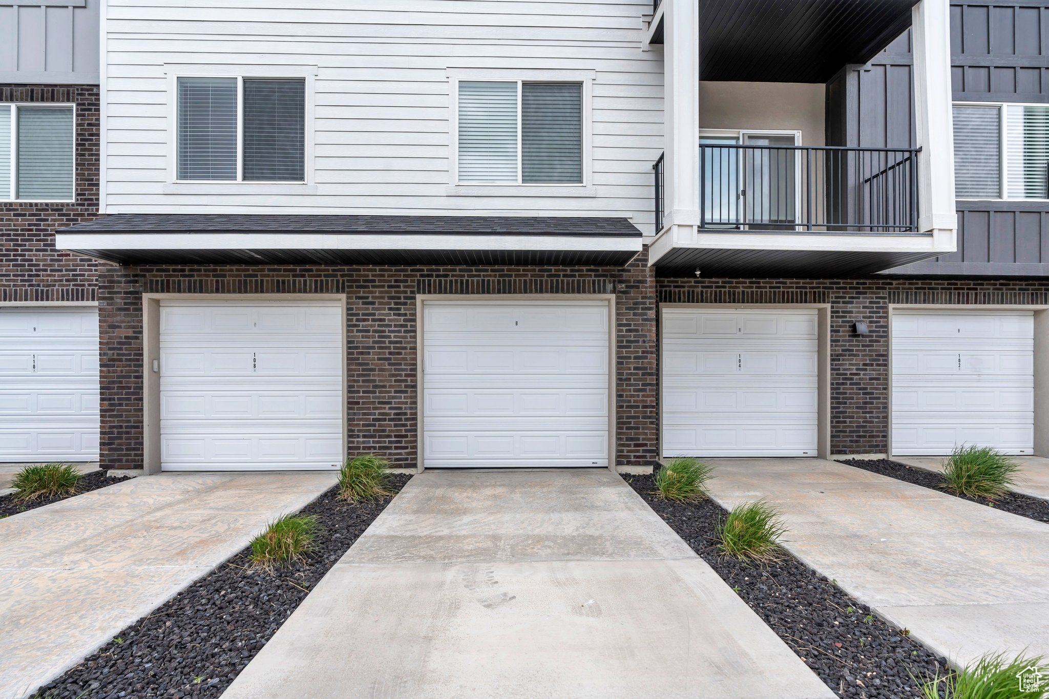 1218 S SAWMILL BLVD #1-106
