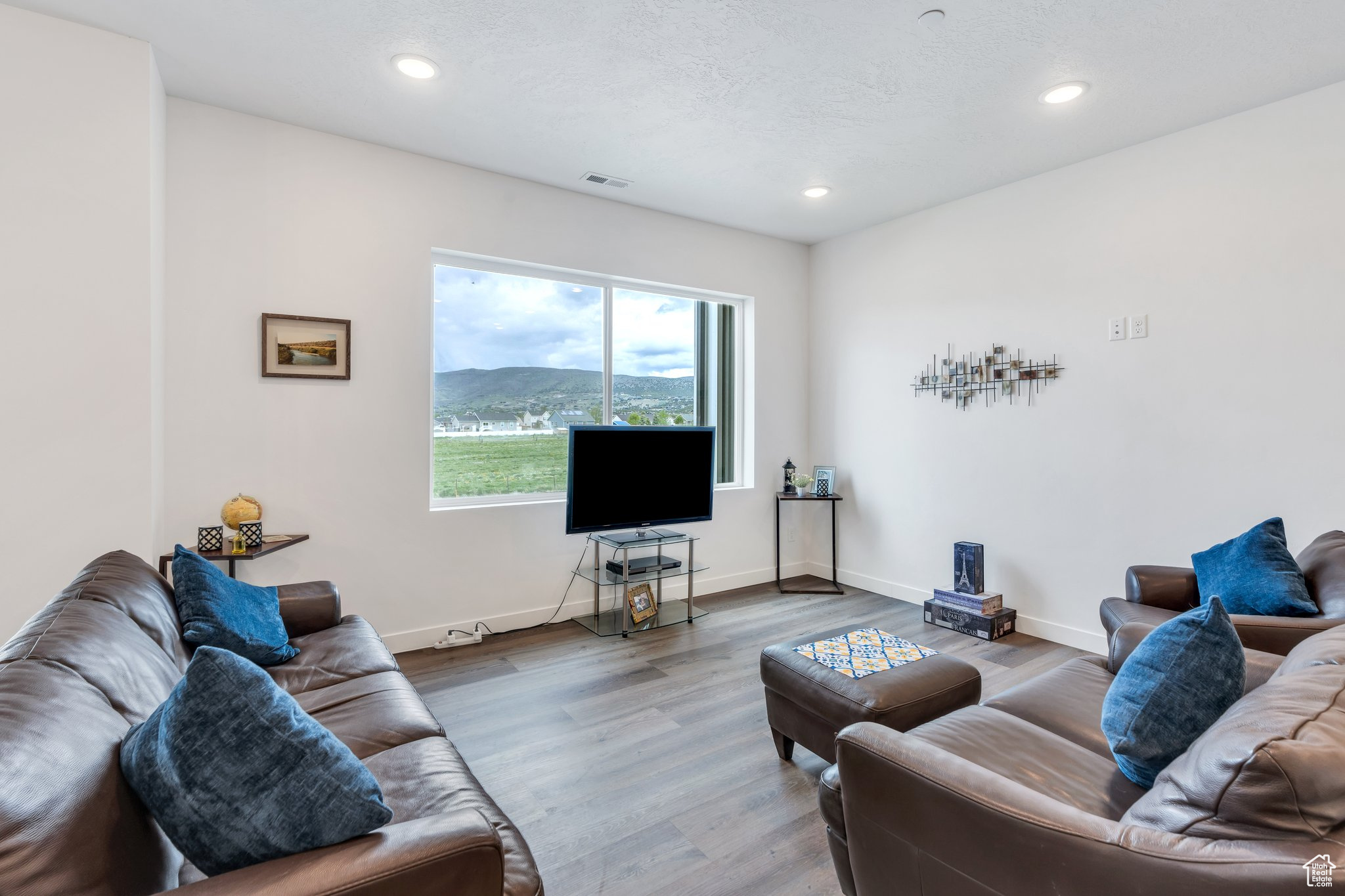 1218 S SAWMILL BLVD #1-106