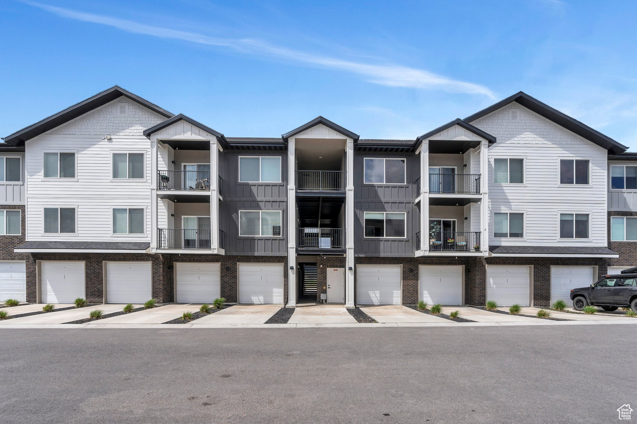 1218 S SAWMILL BLVD #1-106