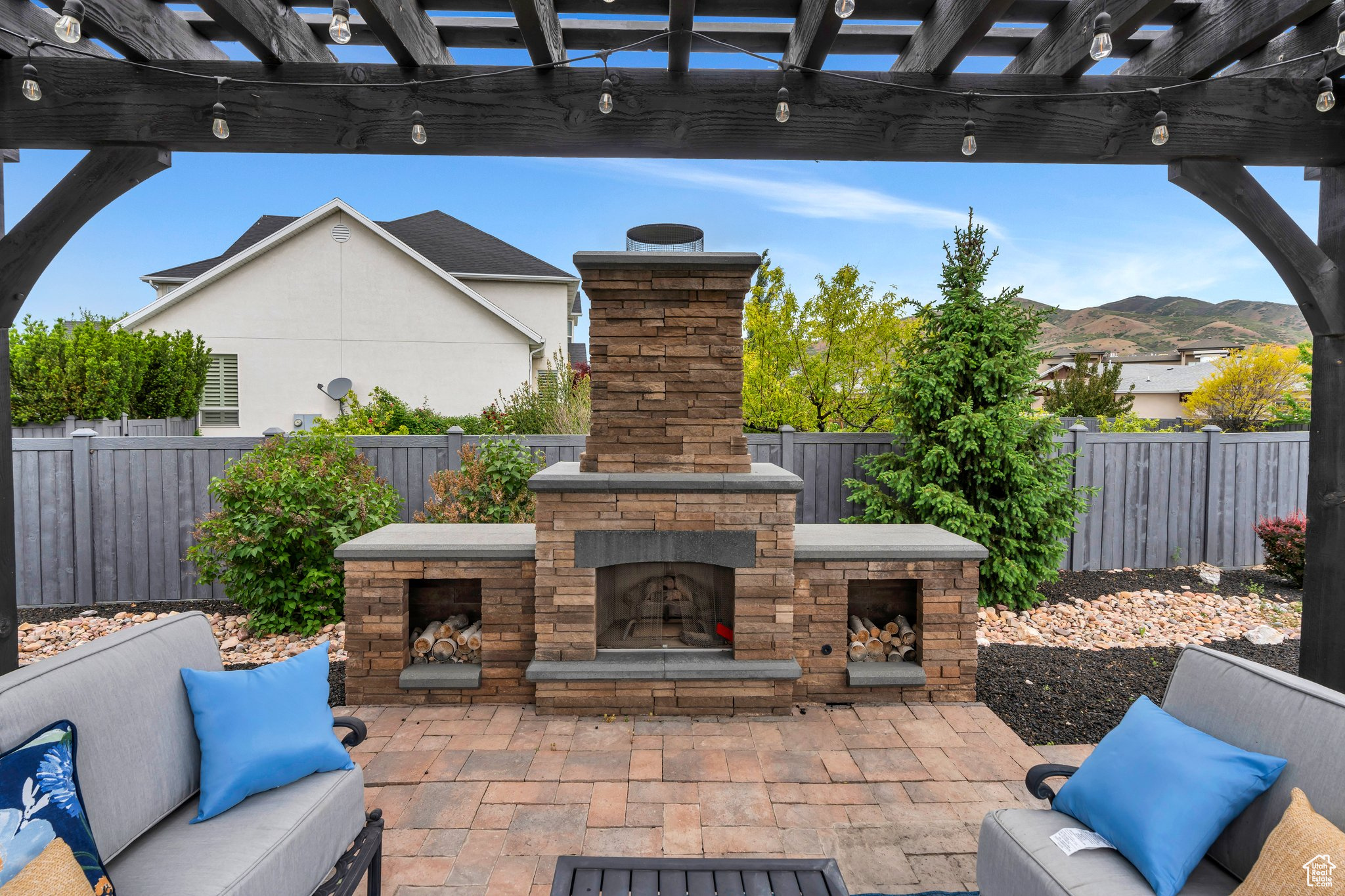 3106 N EAGLE WAY