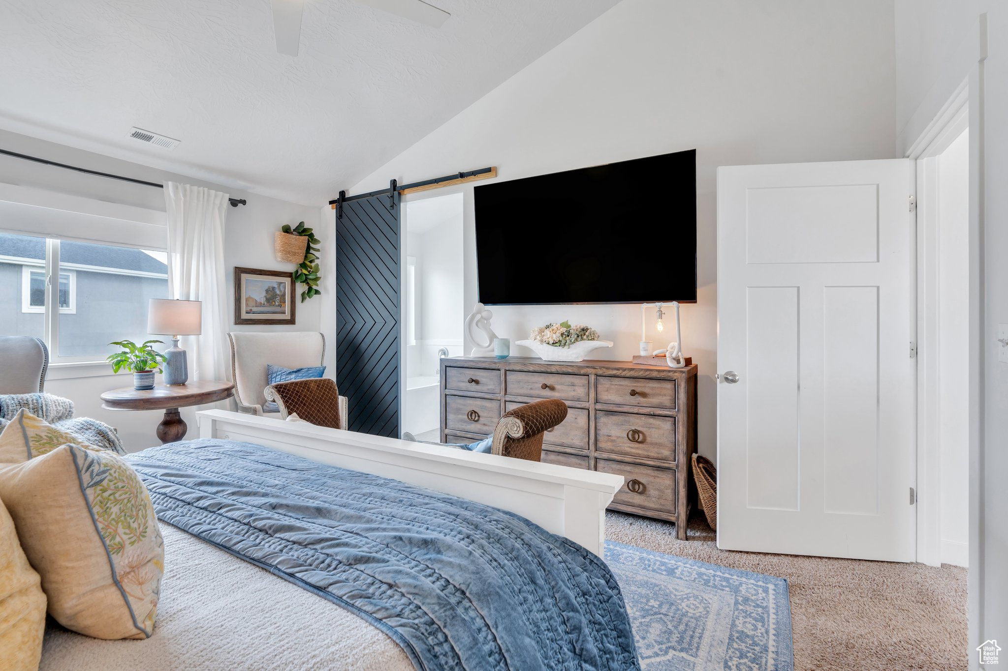 305 E 330 N