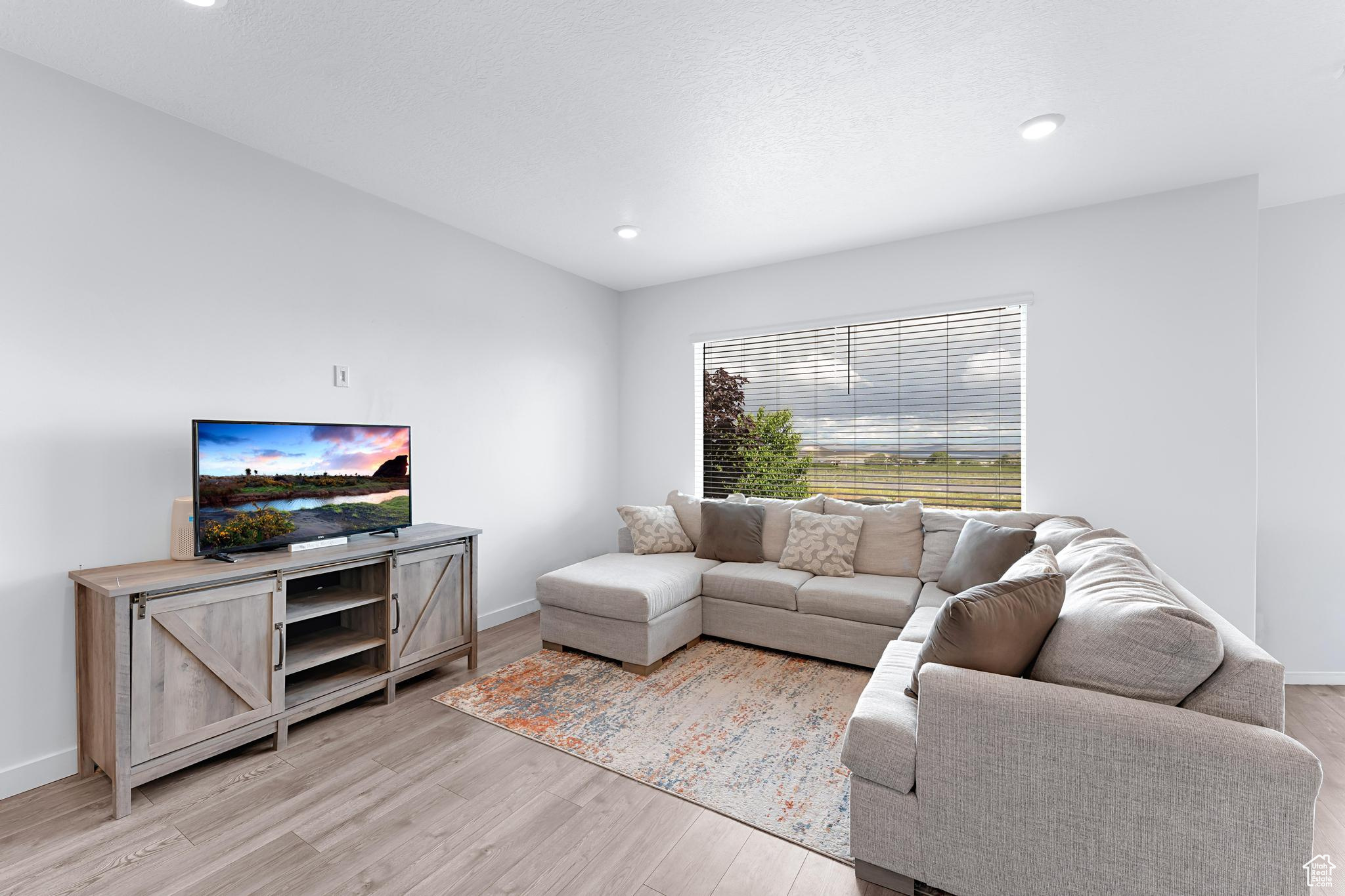 876 S BRUBAKER WAY