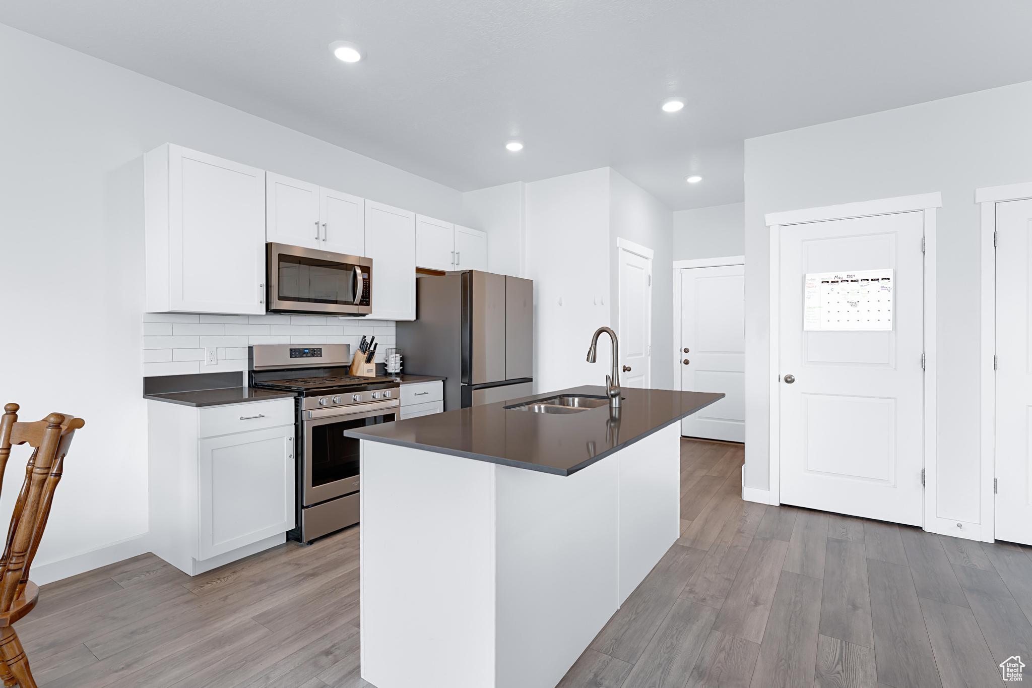 876 S BRUBAKER WAY