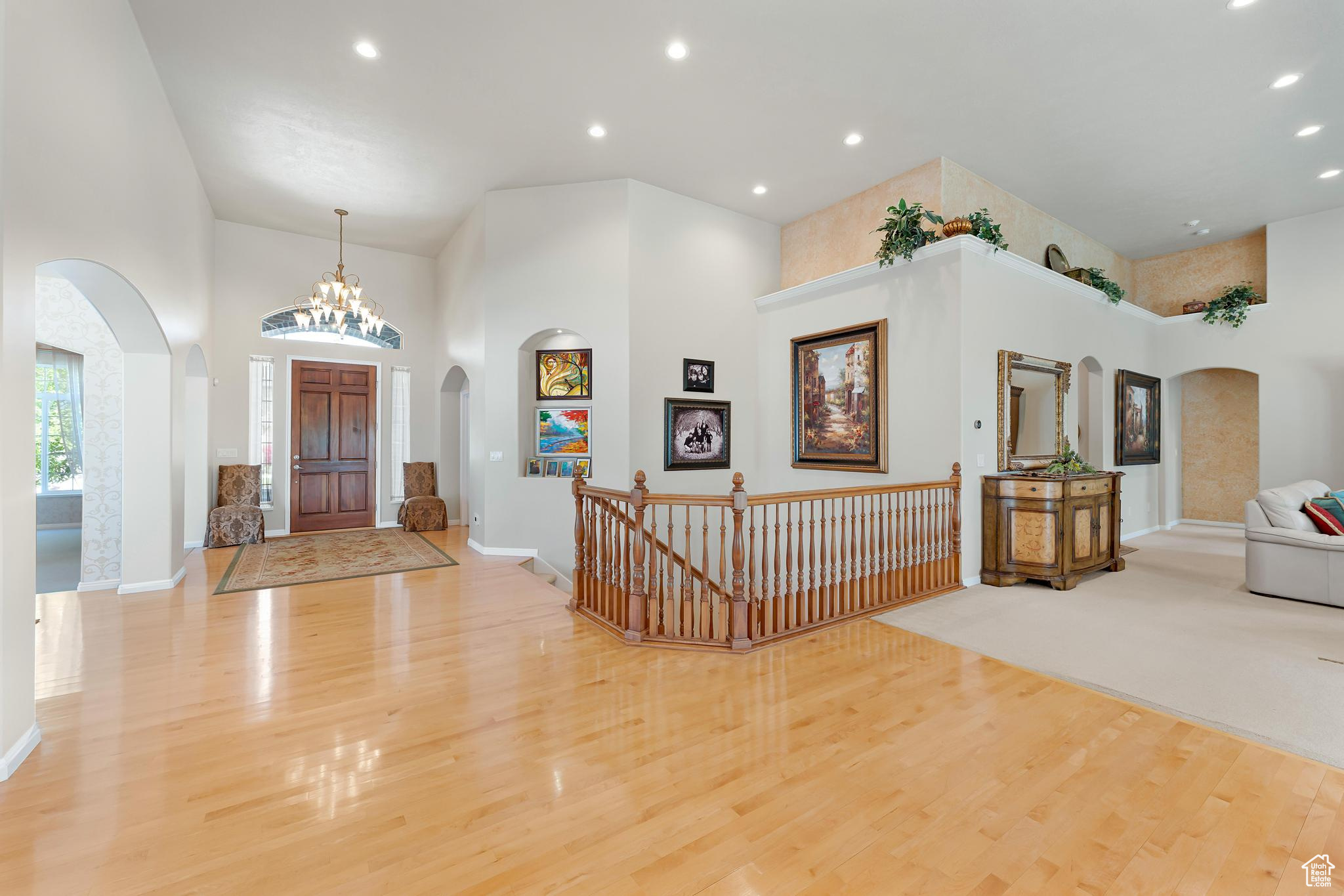 531 W GLENDON WAY