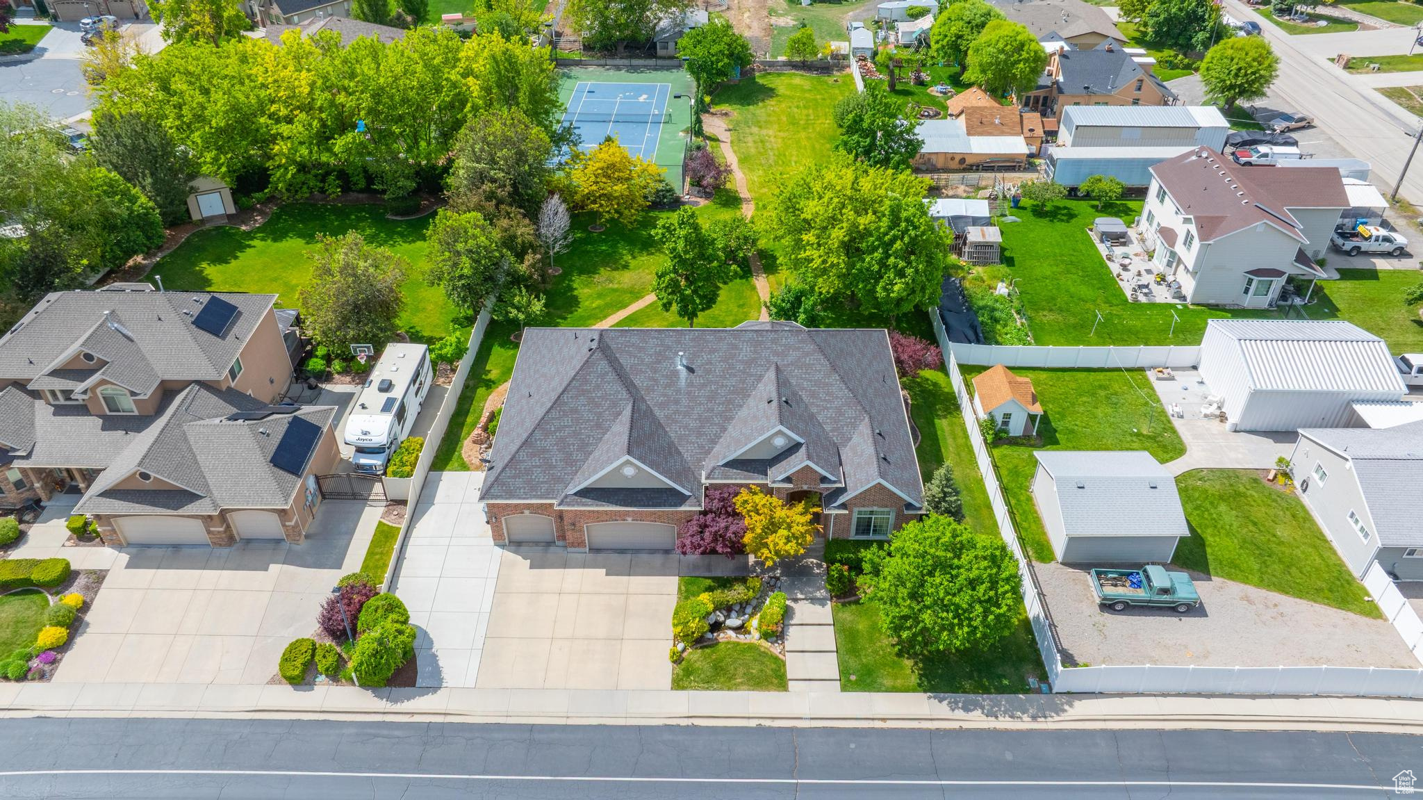 531 W GLENDON WAY