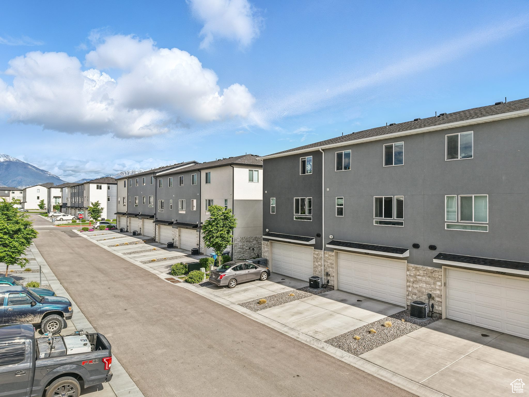1031 W 360 S