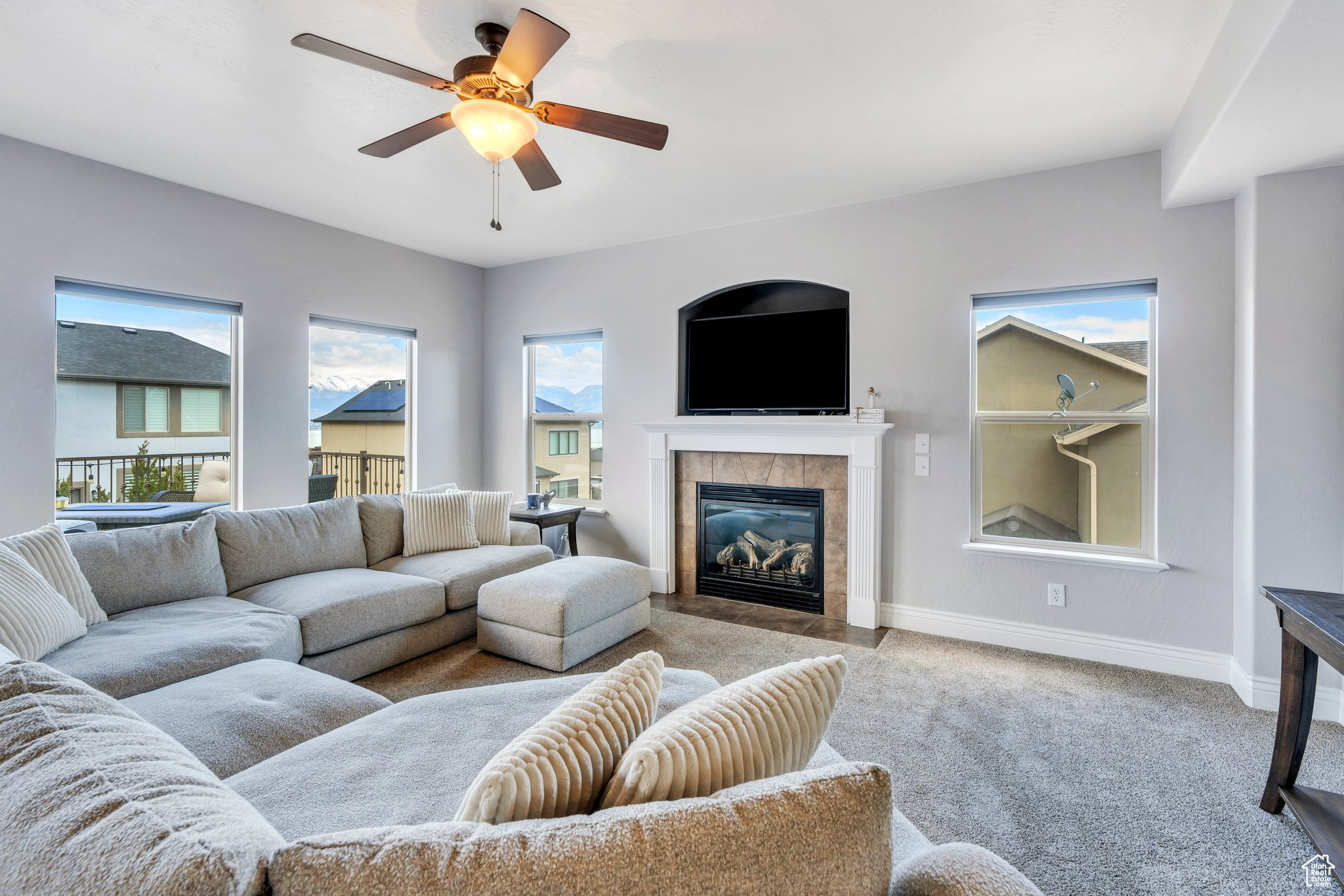 414 W KIT FOX DR
