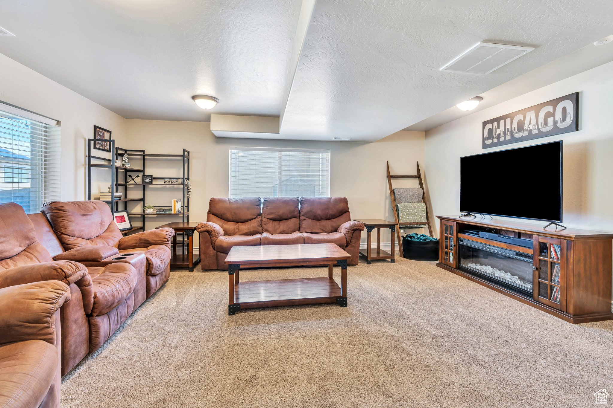 414 W KIT FOX DR