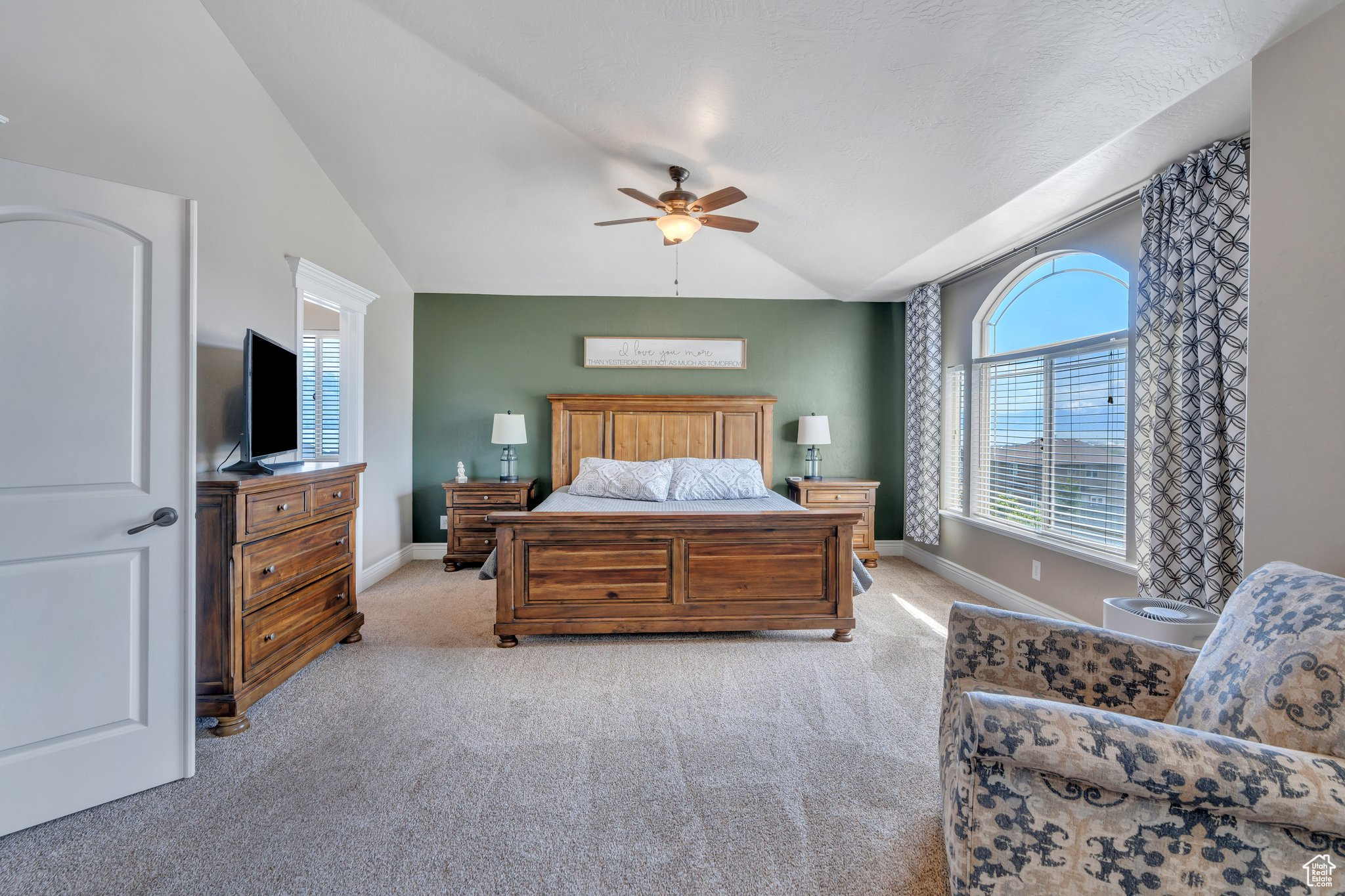 414 W KIT FOX DR