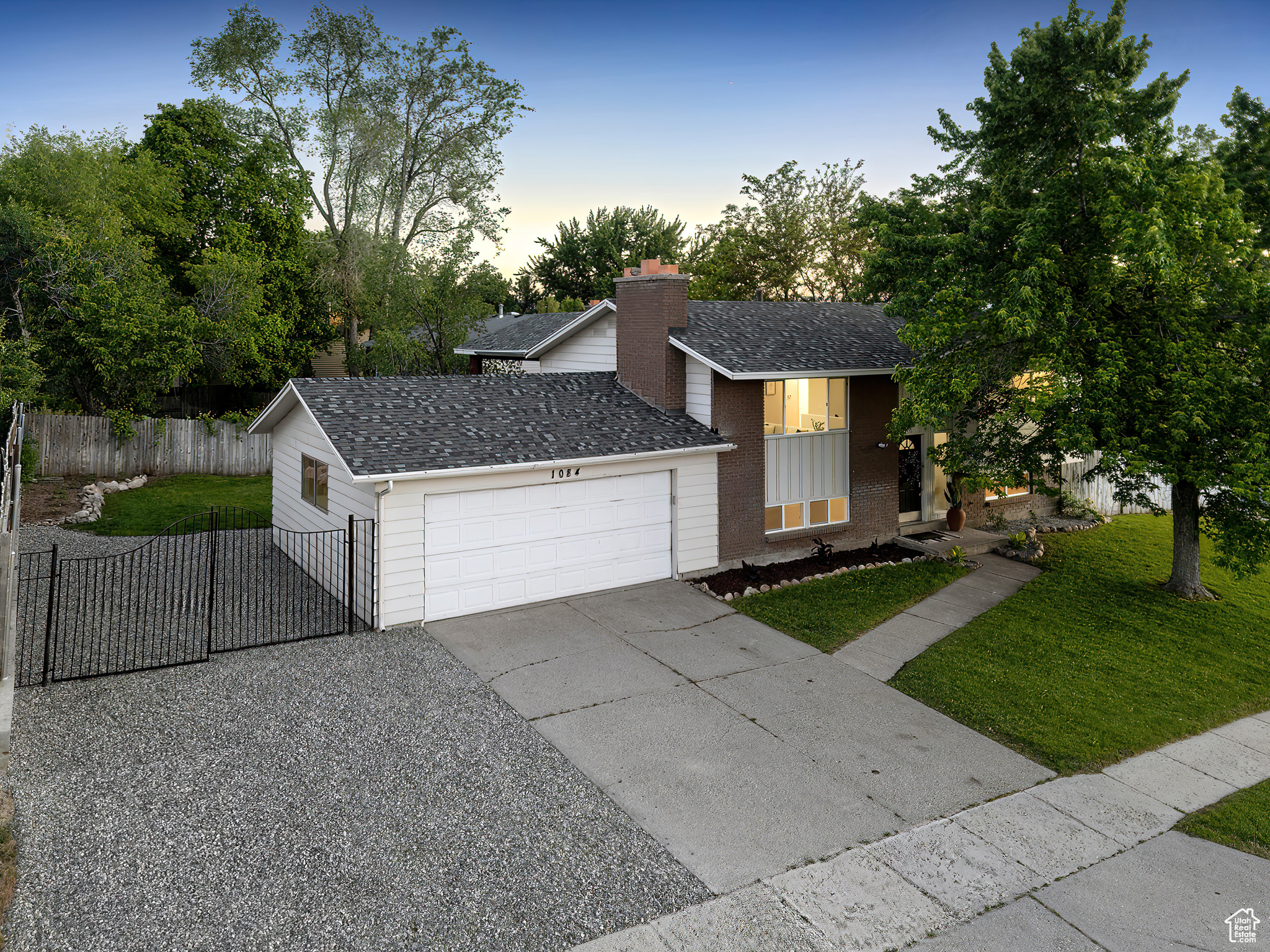 1084 E BELL CANYON DR