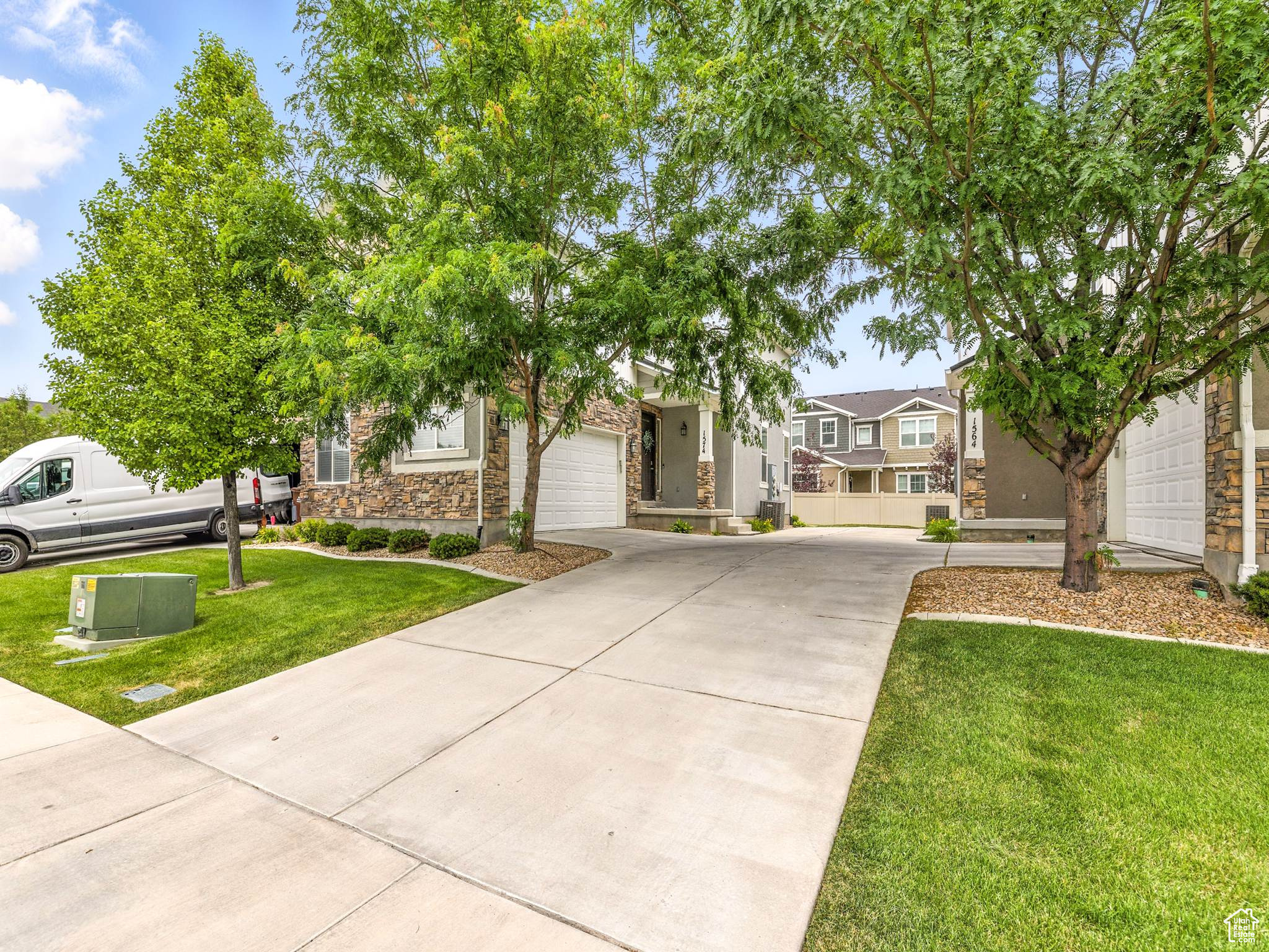 1574 N CORDOBA DR