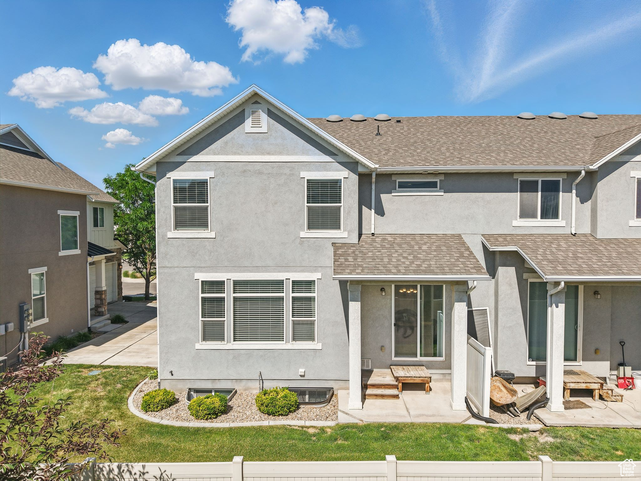 1574 N CORDOBA DR