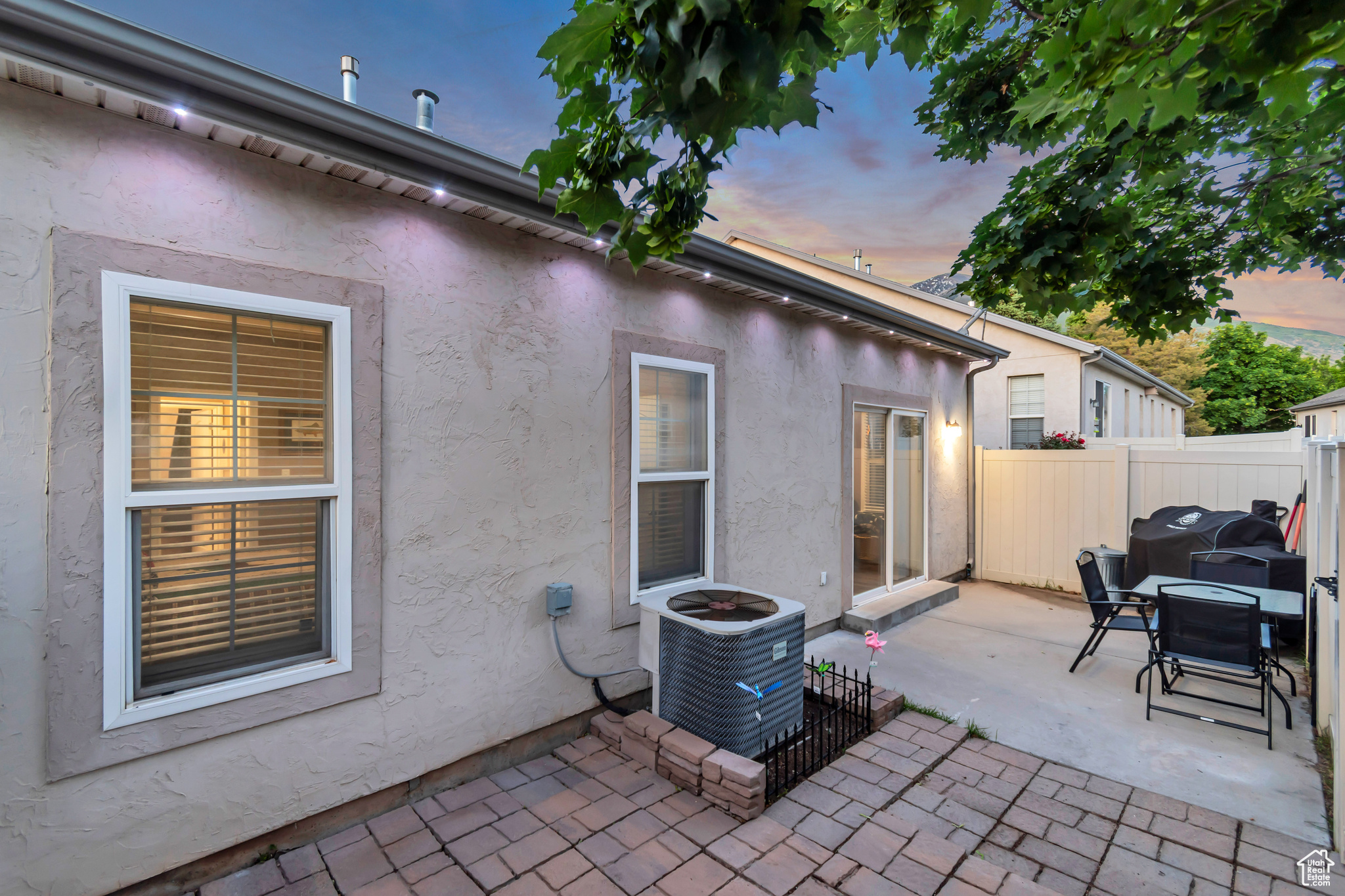 3094 E SOMERSET DR