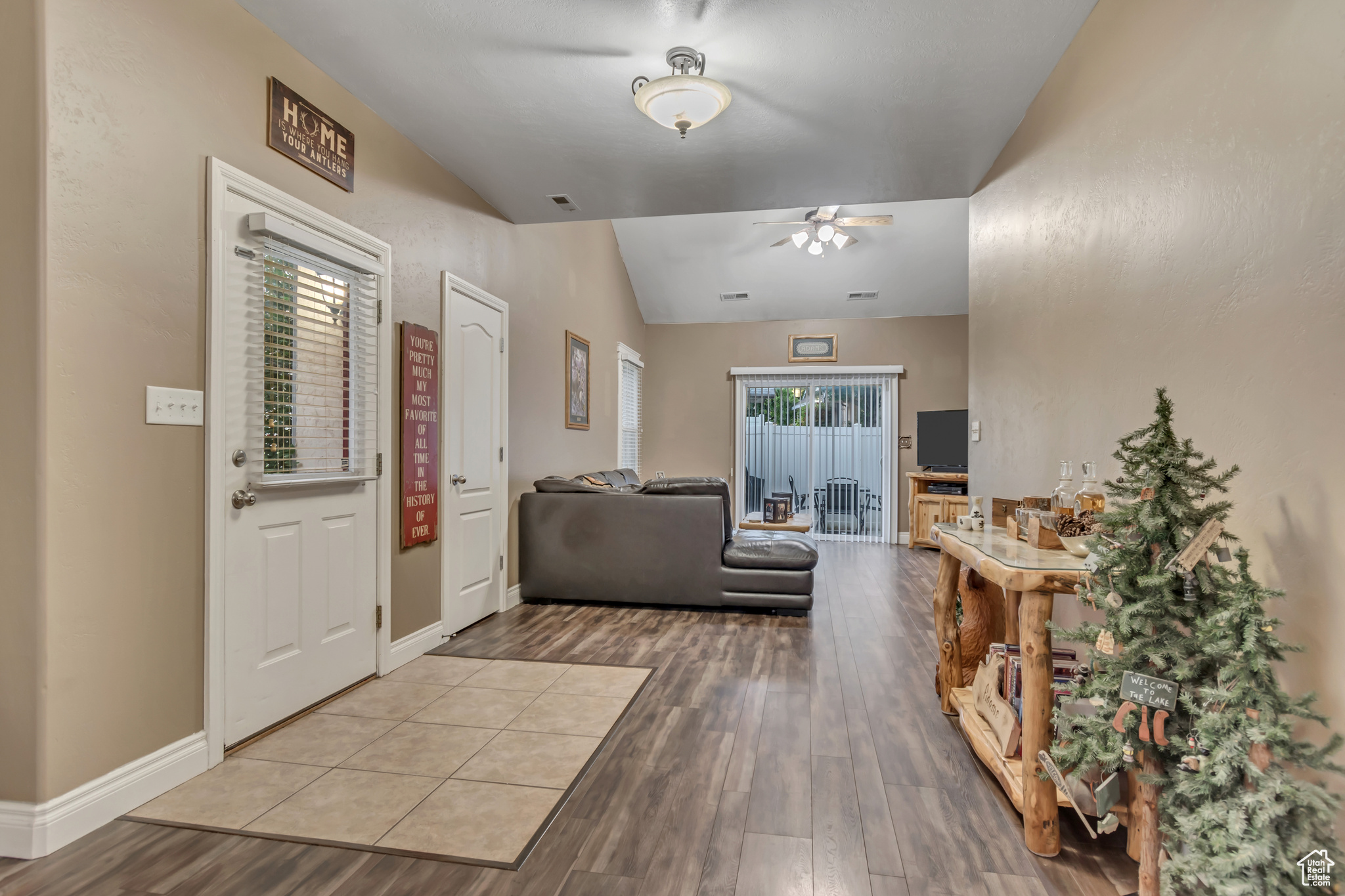 3094 E SOMERSET DR