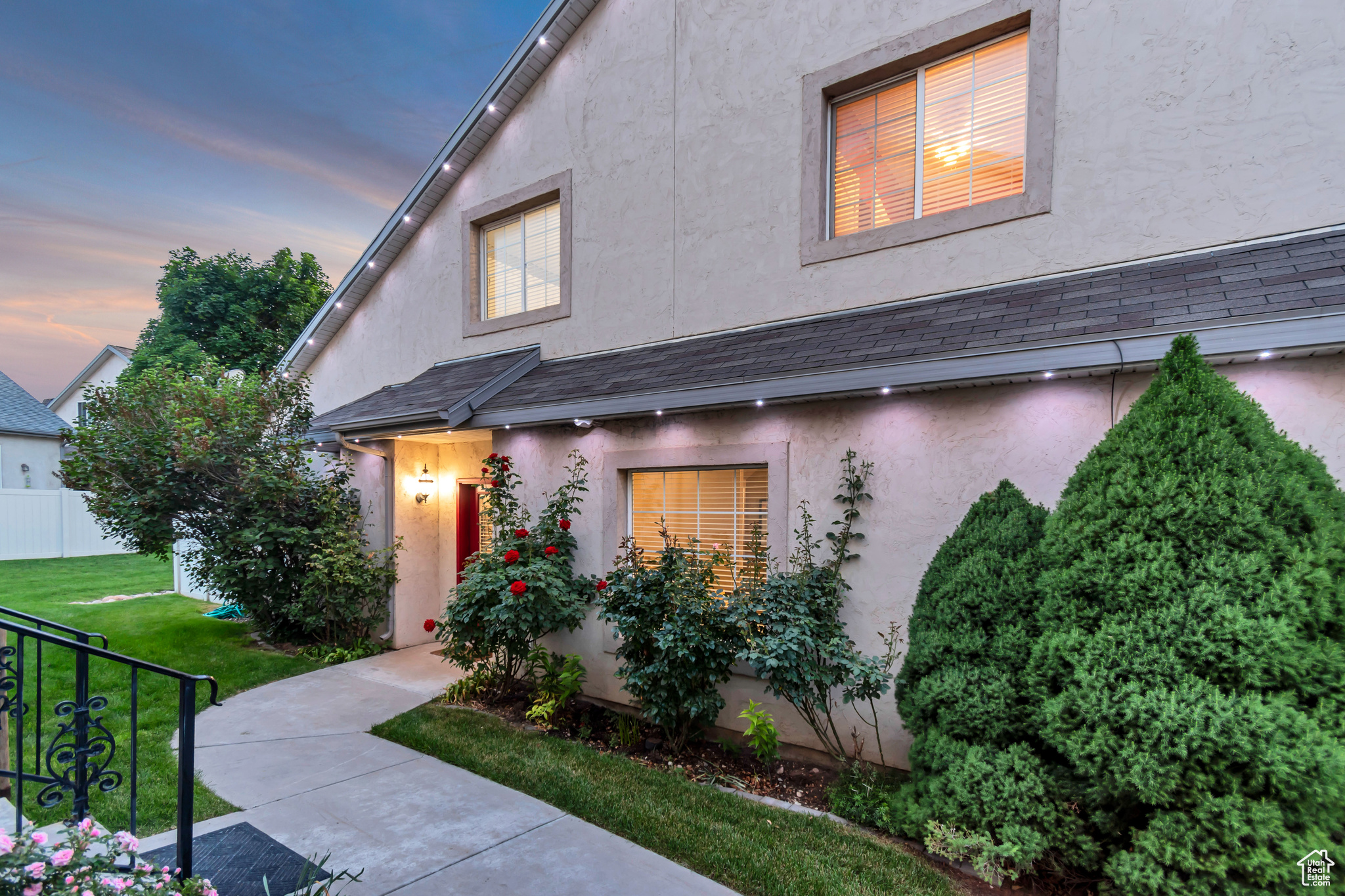 3094 E SOMERSET DR