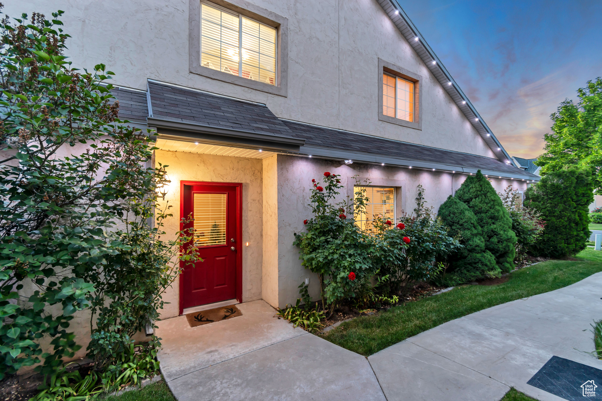 3094 E SOMERSET DR