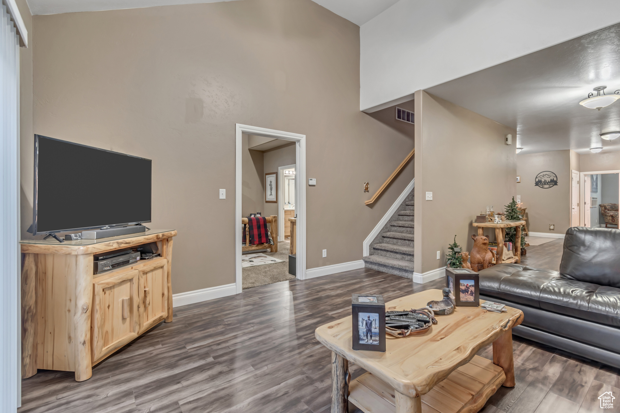 3094 E SOMERSET DR