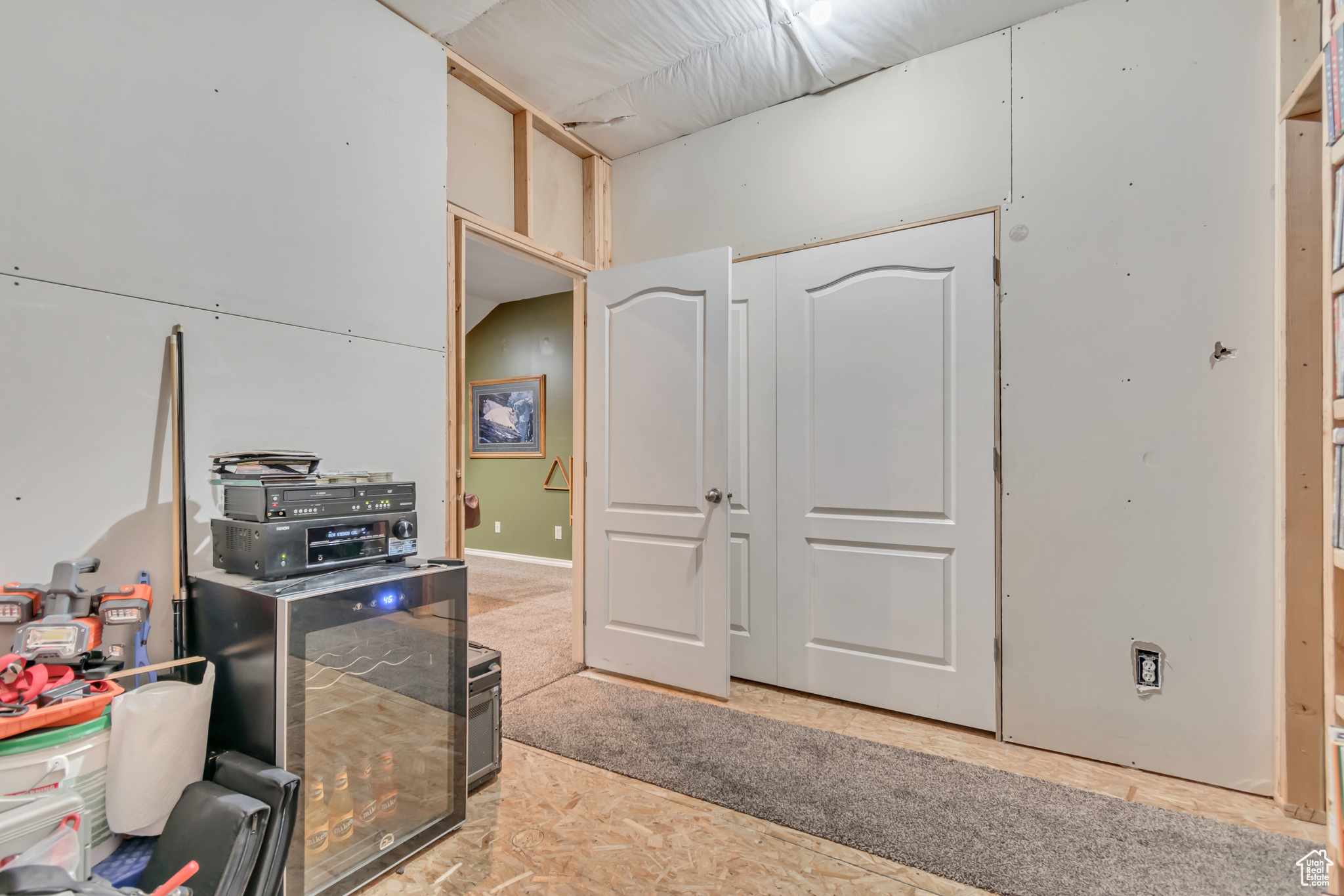 3094 E SOMERSET DR