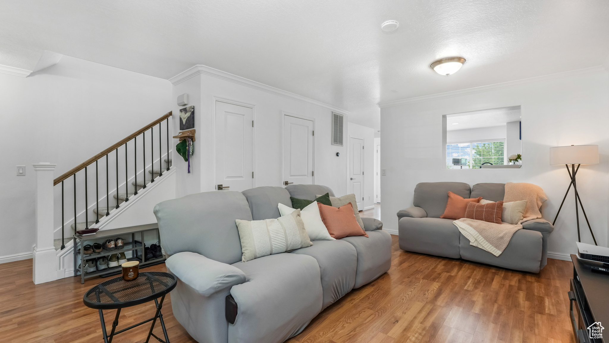1029 INDEPENDENCE