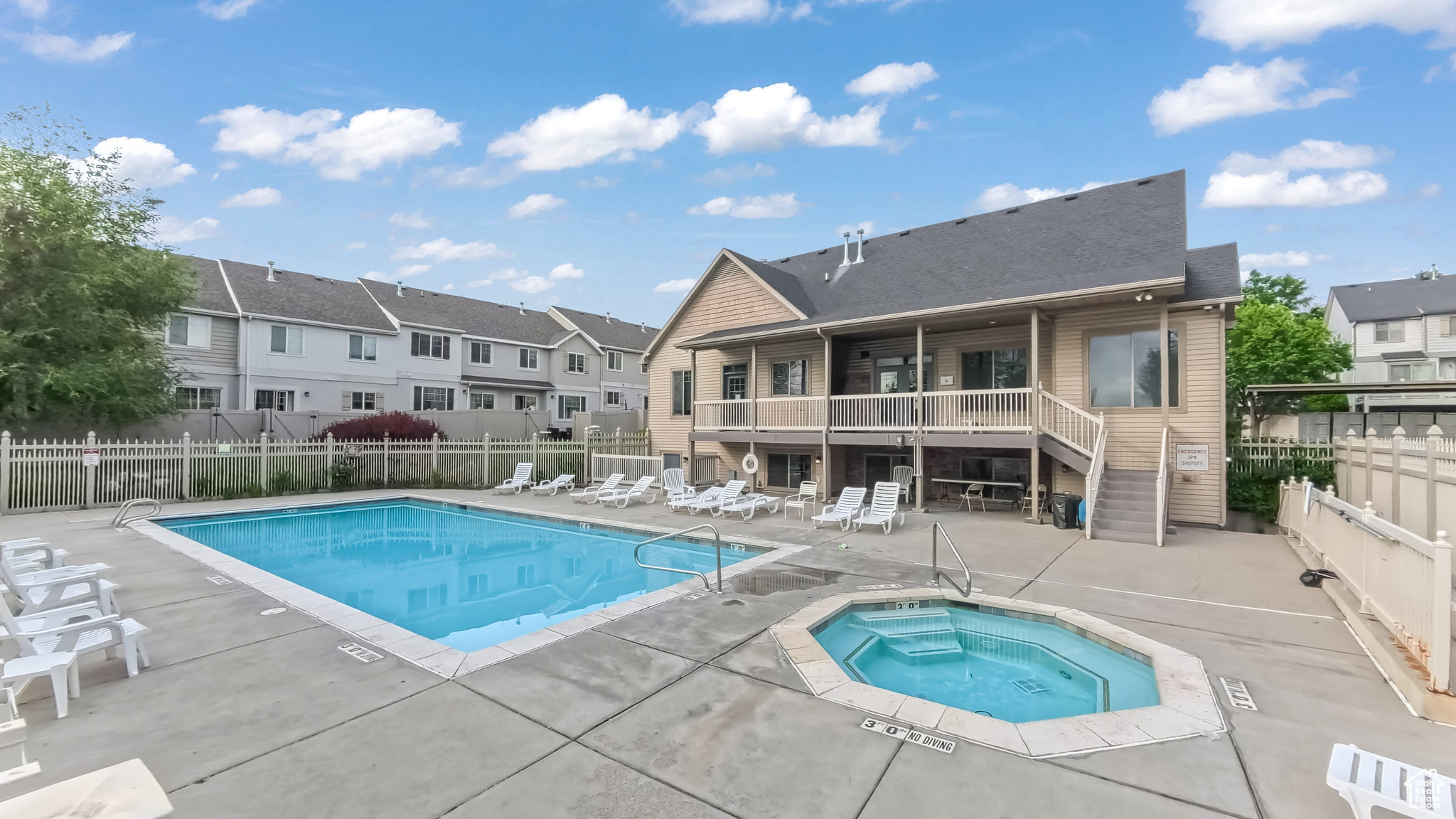 1029 INDEPENDENCE